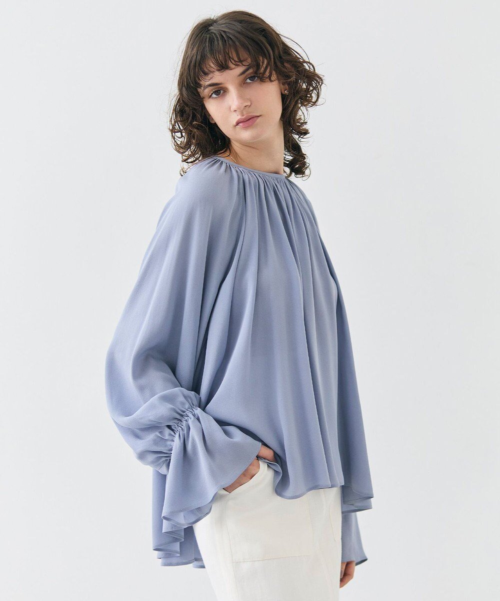 【ベイジ,/BEIGE,】の【洗える】MUSCARI / ソフトシルクキャンディースリーブブラウス インテリア・キッズ・メンズ・レディースファッション・服の通販 founy(ファニー) 　ファッション　Fashion　レディースファッション　Fashion for Women　トップス・カットソー　Cut & Sew Tops　シャツ・ブラウス・オフィスカジュアル　Elegant Blouses & Button-Ups　とろみ　Fluid, Flowy Fabric　オケージョン　Occasion Wear　ギャザー　Gathered, Ruffled　シルク　Silk, 100% Silk　セレモニー　Ceremony　ドレープ　Drape, Draping Fabric　リュクス　Luxury, Elegant, High-End, Chic　ロング　Long, Long-Length　ローズ　Rose, Rose Motif　夏　Summer　春　Spring　S/S・春夏　SS, Spring/Summer, Warm Season　洗える　Machine Washable　Antique Blue|ID: prp329100004670272 ipo3291000000033765672