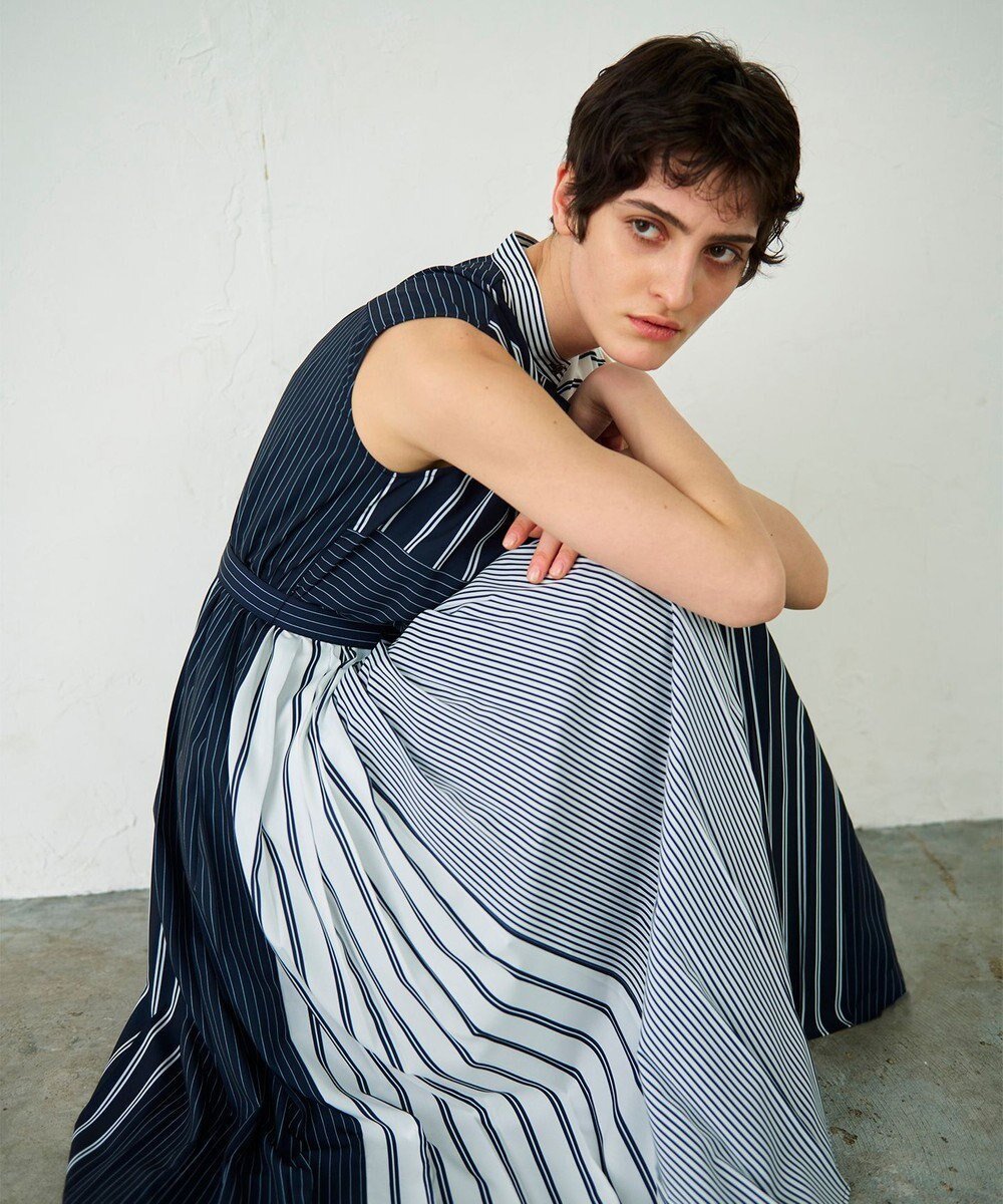 【グレース コンチネンタル/GRACE CONTINENTAL】のストライププリントワンピース インテリア・キッズ・メンズ・レディースファッション・服の通販 founy(ファニー) ファッション Fashion レディースファッション Fashion for Women ワンピース Dresses カーディガン Cardigan, Knitwear ジャケット Jacket, Outerwear ストライプ Stripe, Striped Pattern パッチワーク Patchwork, Mixed Fabric プリーツ Pleats, Pleated エレガント 上品 Elegant 夏 Summer 春 Spring S/S・春夏 SS, Spring/Summer, Warm Season ネイビー|ID: prp329100004670844 ipo3291000000034276463