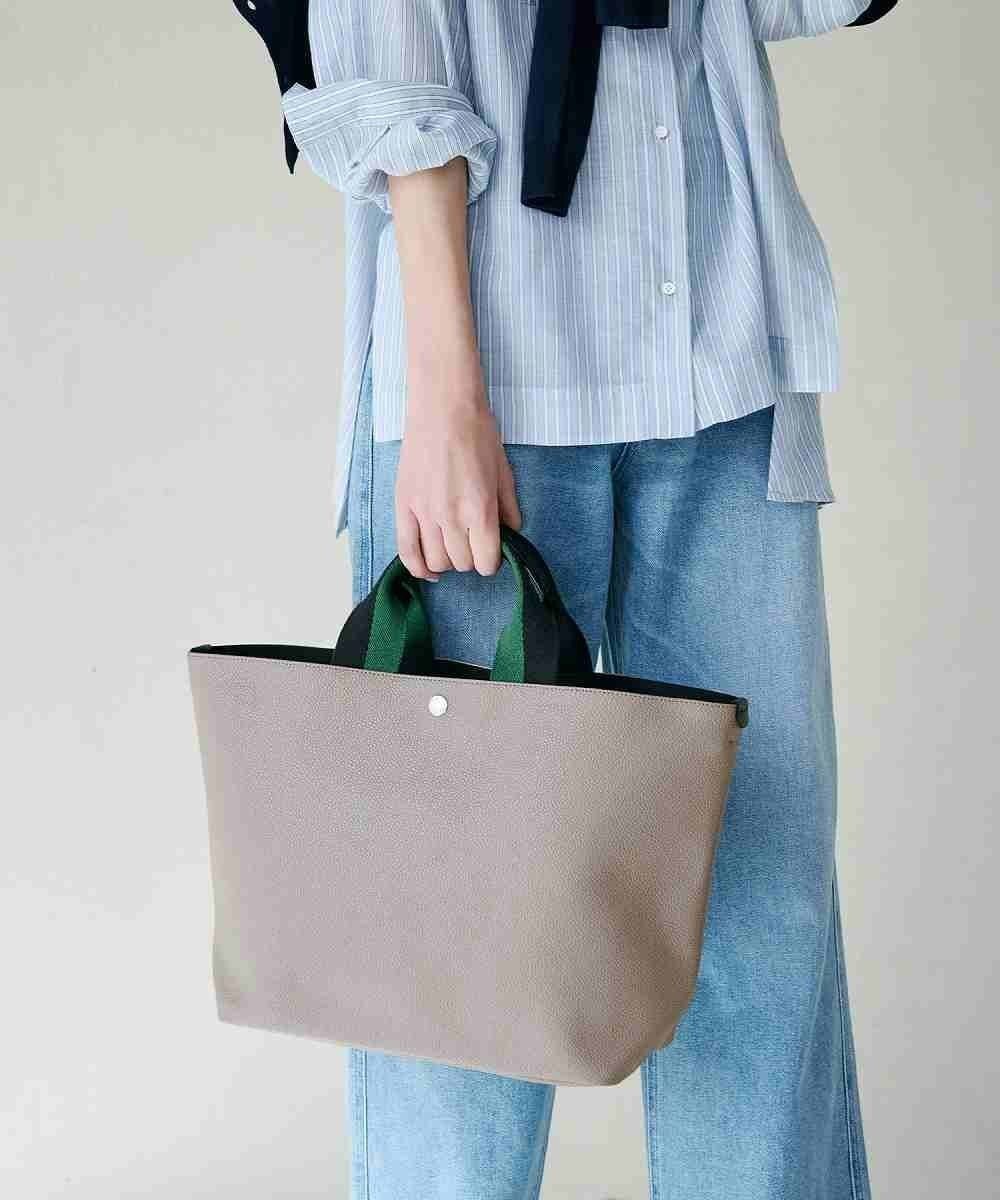【トプカピ/TOPKAPI】の【Breath TOPKAPI】SCOTCH GRAIN スコッチグレイン プレーン 2トーンテープ ハンドル トートバッグ L インテリア・キッズ・メンズ・レディースファッション・服の通販 founy(ファニー) ファッション Fashion レディースファッション Fashion for Women バッグ Bags ショルダー Shoulder, Shoulder Strap シンプル Simple, Minimal 財布 Wallet, Purse 人気 Popular, Best Seller プレーン Plain, Simple モダン Modern, Contemporary モノトーン Monotone, Black and White グレージュ|ID: prp329100004670862 ipo3291000000033767520