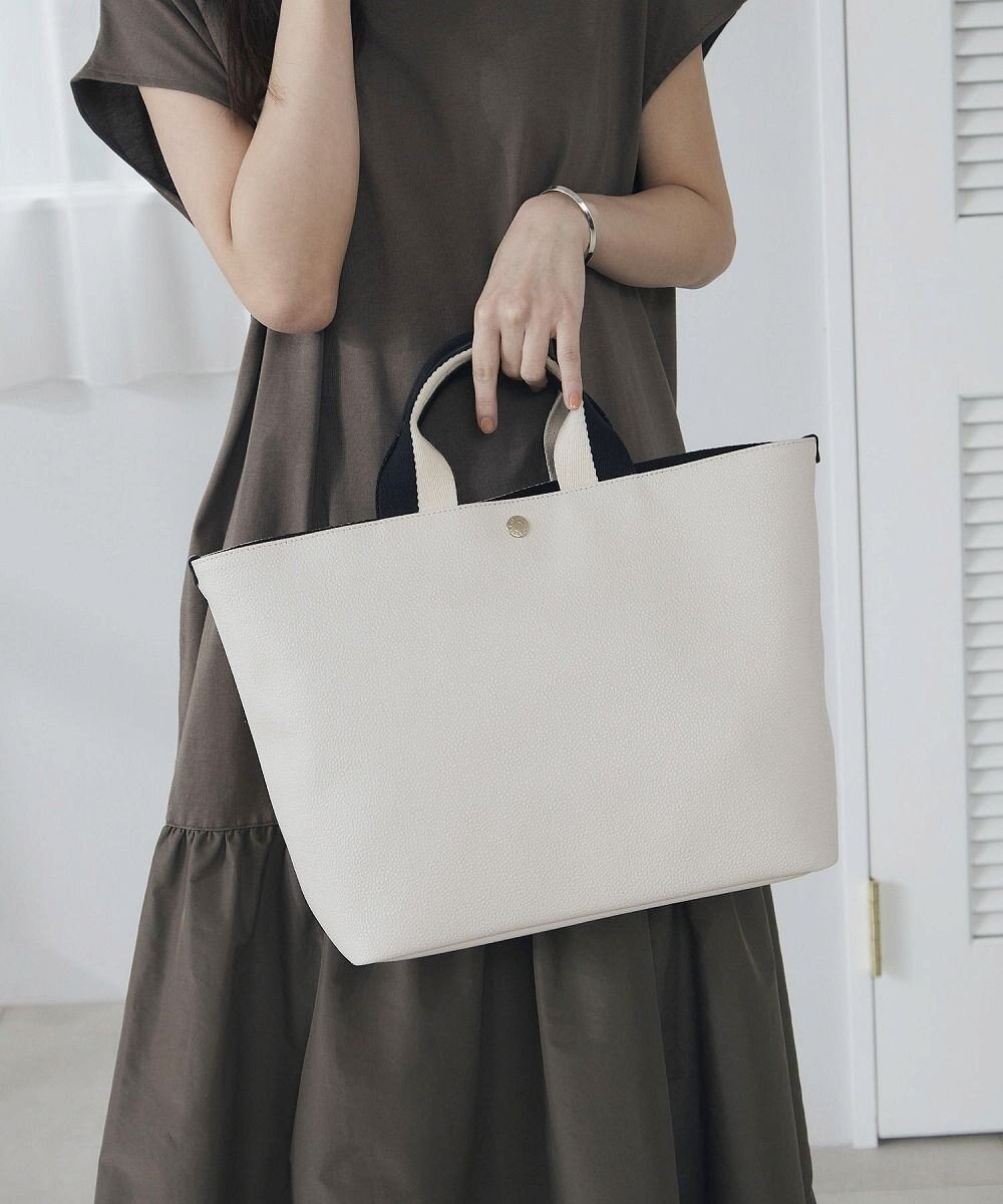 【トプカピ/TOPKAPI】の【Breath TOPKAPI】SCOTCH GRAIN スコッチグレイン プレーン 2トーンテープ ハンドル トートバッグ L インテリア・キッズ・メンズ・レディースファッション・服の通販 founy(ファニー) ファッション Fashion レディースファッション Fashion for Women バッグ Bags ショルダー Shoulder, Shoulder Strap シンプル Simple, Minimal 財布 Wallet, Purse 人気 Popular, Best Seller プレーン Plain, Simple モダン Modern, Contemporary モノトーン Monotone, Black and White クリーム|ID: prp329100004670862 ipo3291000000033767522