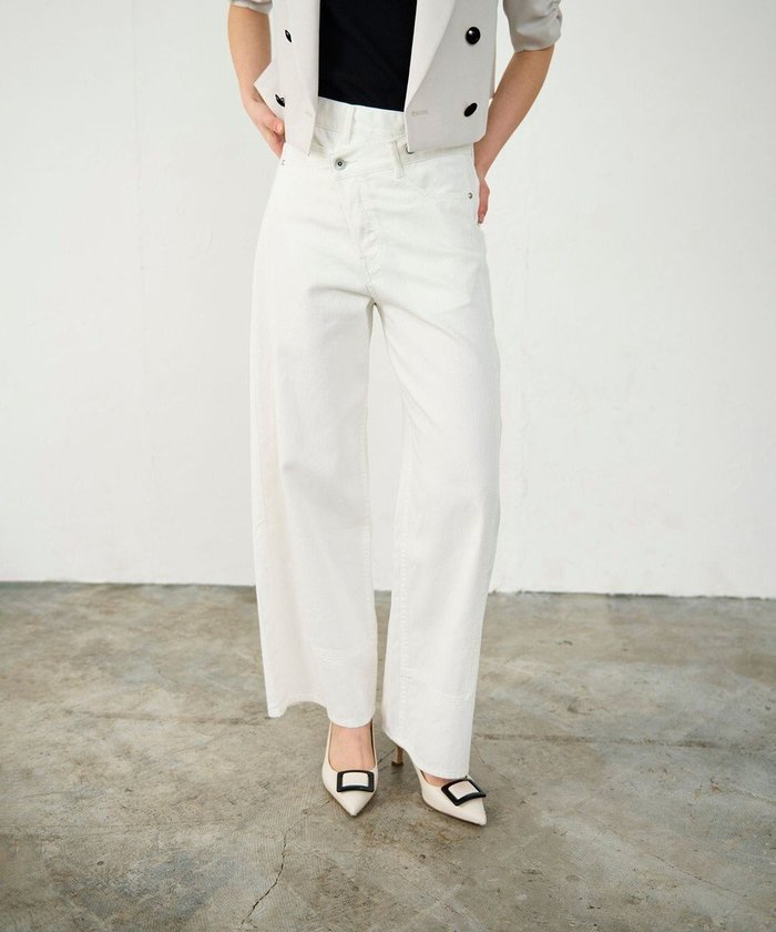 【グレース コンチネンタル/GRACE CONTINENTAL】のラップデニムパンツ インテリア・キッズ・メンズ・レディースファッション・服の通販 founy(ファニー) https://founy.com/ ファッション Fashion レディースファッション Fashion for Women パンツ Pants & Trousers デニムパンツ・ジーンズ・美脚デニム Denim Jeans & Pants インディゴ Indigo Denim ストレート Straight, Straight Cut デニム Denim, Jeans Material パッチワーク Patchwork, Mixed Fabric フロント Front, Front Design モノトーン Monotone, Black and White ラップ Wrap, Wrap Design ワイド Wide, Wide Fit 今季 This Season, Current Season 夏 Summer 春 Spring S/S・春夏 SS, Spring/Summer, Warm Season |ID: prp329100004671092 ipo3291000000034278747