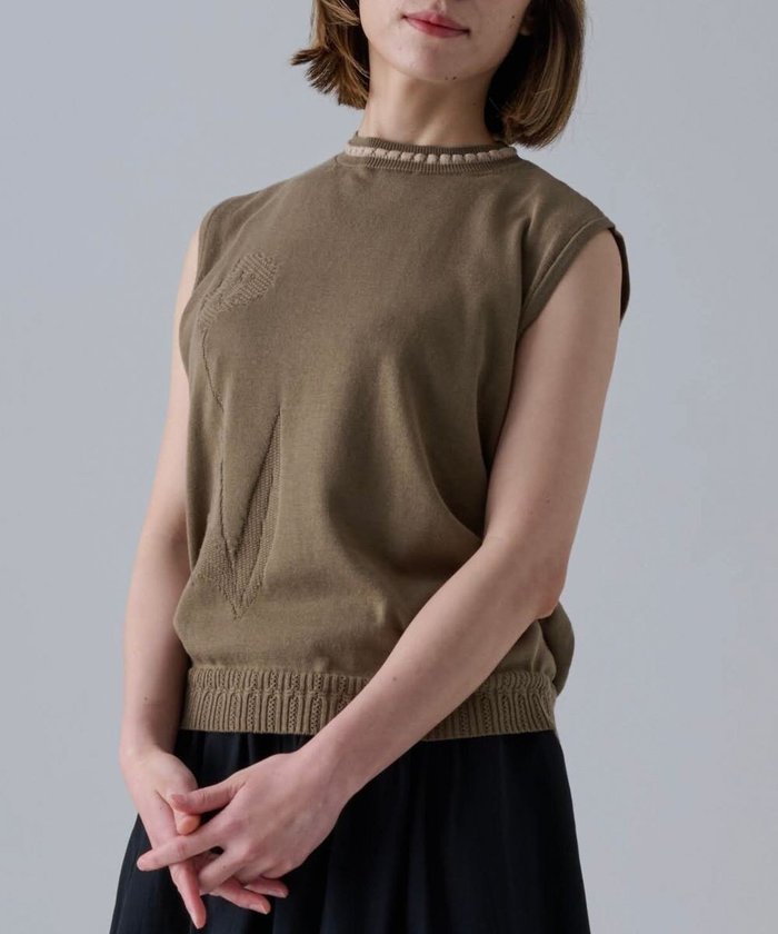 【ムーク/muuc】の〈細番手の高級綿糸コットンコーマ糸〉〈洗練された繊維の滑らかな肌触り〉〈お家で洗えるニット〉模様編み ポピーの花リンクス編み ノースリーブブルオーバー インテリア・キッズ・メンズ・レディースファッション・服の通販 founy(ファニー) https://founy.com/ ファッション Fashion レディースファッション Fashion for Women トップス・カットソー Cut & Sew Tops ニット Knit Tops & Sweaters キャミソール&ノースリーブ Camisoles & Sleeveless Tops インナー Innerwear 春 Spring 洗える Machine Washable キャンバス Canvas, Canvas Fabric ジャケット Jacket, Outerwear セーター Sweater, Knitwear 手編み Hand-Knitted, Handmade Knit パターン Pattern, Design Print S/S・春夏 SS, Spring/Summer, Warm Season 再入荷 Restock / Back in Stock 夏 Summer |ID: prp329100004671365 ipo3291000000034281257