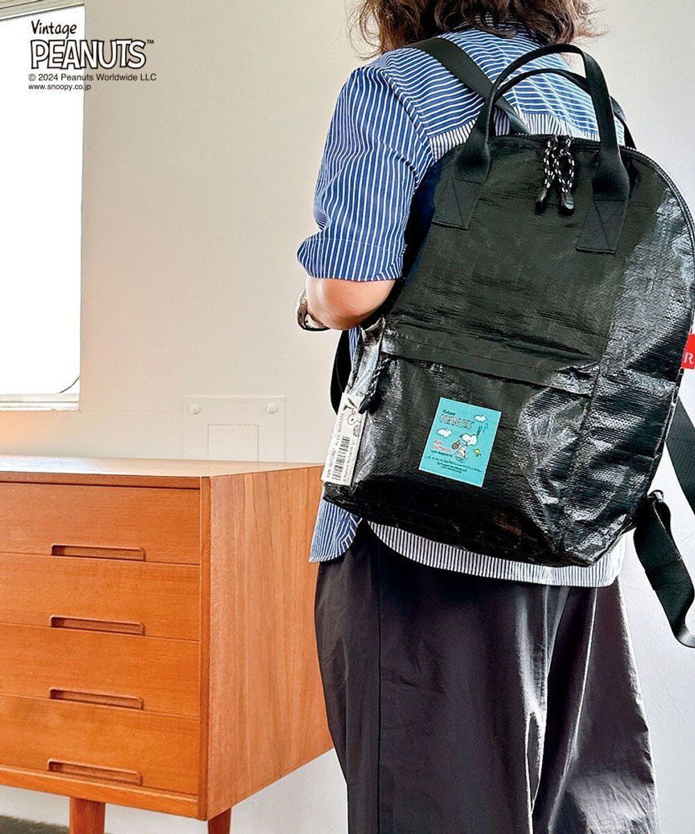 【ルートート/ROOTOTE】の8581【スヌーピー】IP.セオルー.ピーナッツ-9F インテリア・キッズ・メンズ・レディースファッション・服の通販 founy(ファニー) 　ファッション　Fashion　レディースファッション　Fashion for Women　バッグ　Bags　アウトドア　Outdoor Clothing　カメラ　Camera Accessories　コンパクト　Compact, Small Size　軽量　Lightweight, Ultra Light　ショルダー　Shoulder, Shoulder Strap　スマホ　Smartphone, Mobile Device　ダブル　Double, Double-Breasted　ポケット　Pocket, Pocket Detail　メッシュ　Mesh, Net Fabric　リュック　Backpack, Rucksack　新作・新入荷　New Arrivals / New In　01:ブラック|ID: prp329100004671402 ipo3291000000034283301