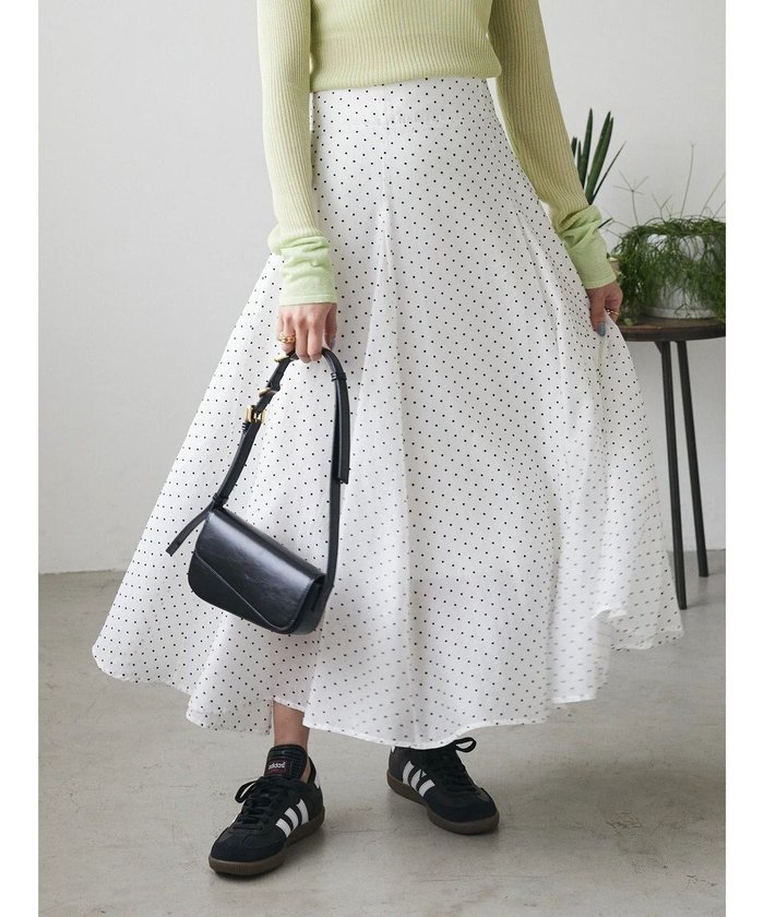 【グリーンパークス/Green Parks】のAnriettMusee ドットフレアーロングスカート インテリア・キッズ・メンズ・レディースファッション・服の通販 founy(ファニー) https://founy.com/ ファッション Fashion レディースファッション Fashion for Women スカート Skirts ロングスカート Long Skirts / Maxi & Midi Skirts エレガント 上品 Elegant 春 Spring 切替 Switching, Contrast Panel シアー Sheer, See-Through シンプル Simple, Minimal ドット Polka Dot, Dot Pattern フィット Fit, Slim Fit フェミニン Feminine, Girly フランス France, French フレア Flare, Flared ポケット Pocket, Pocket Detail ロング Long, Long-Length S/S・春夏 SS, Spring/Summer, Warm Season 夏 Summer ビジネス 仕事 通勤 Business / Work / Commuting |ID: prp329100004671537 ipo3291000000034281009