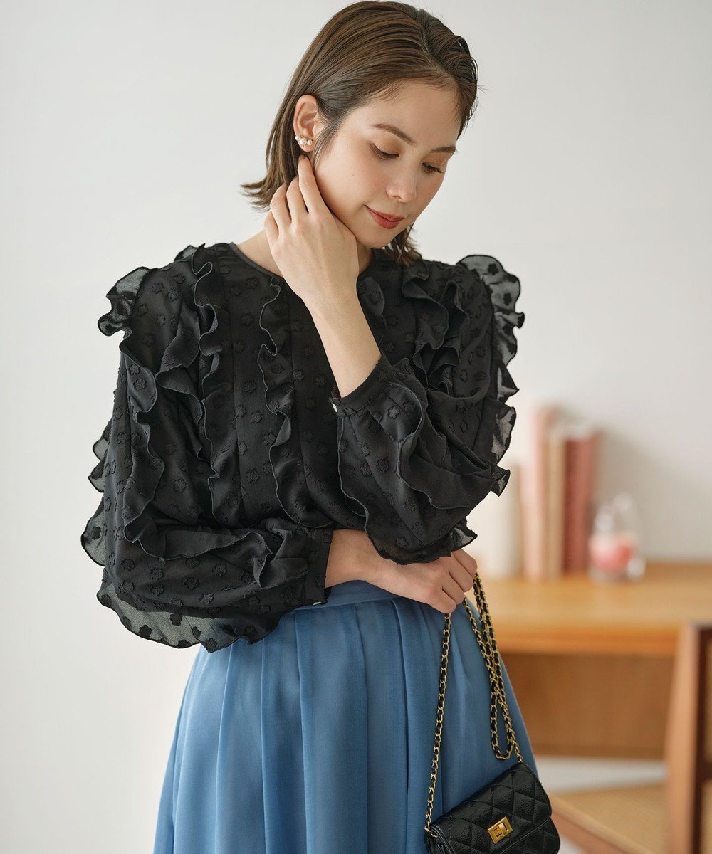 【組曲/KUMIKYOKU】のフラワーポイントシフォン ブラウス インテリア・キッズ・メンズ・レディースファッション・服の通販 founy(ファニー) 　ファッション　Fashion　レディースファッション　Fashion for Women　トップス・カットソー　Cut & Sew Tops　シャツ・ブラウス・オフィスカジュアル　Elegant Blouses & Button-Ups　カットジャガード　Cut Jacquard　シフォン　Chiffon, Lightweight Fabric　シンプル　Simple, Minimal　デニム　Denim, Jeans Material　フラワー　Flower, Floral　モチーフ　Motif, Design Theme　エレガント 上品　Elegant　夏　Summer　春　Spring　S/S・春夏　SS, Spring/Summer, Warm Season　ブラック系|ID: prp329100004671654 ipo3291000000033770922