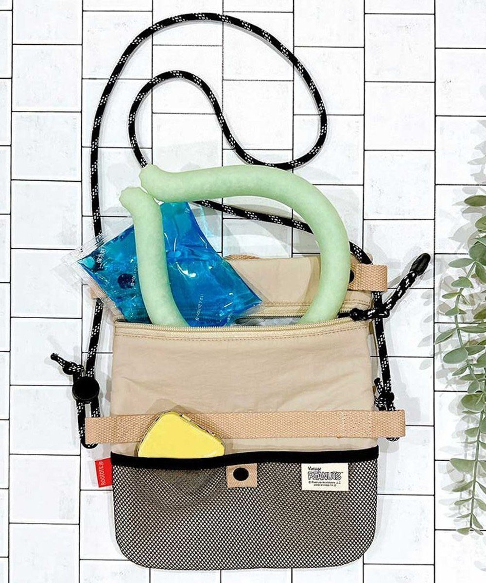 【ルートート/ROOTOTE】の8608【スヌーピー 簡易保冷】IP.サーモキーパー.サコッシュ.ピーナッツ-9B インテリア・キッズ・メンズ・レディースファッション・服の通販 founy(ファニー) 　ファッション　Fashion　レディースファッション　Fashion for Women　インナー　Innerwear　洗える　Machine Washable　カメラ　Camera Accessories　クッション　Cushion, Throw Pillow　クール　Cool, Chic　ショルダー　Shoulder, Shoulder Strap　ポケット　Pocket, Pocket Detail　新作・新入荷　New Arrivals / New In　02:バナナ|ID: prp329100004671724 ipo3291000000034283233