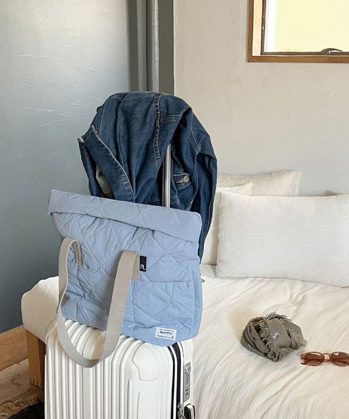 【ルートート/ROOTOTE】の1132【キャリーケース装着可能】EU.フディールー.ソリッド-A インテリア・キッズ・メンズ・レディースファッション・服の通販 founy(ファニー) https://founy.com/ ファッション Fashion レディースファッション Fashion for Women バッグ Bags カメラ Camera Accessories キルティング Quilted, Quilting 軽量 Lightweight, Ultra Light 財布 Wallet, Purse ダブル Double, Double-Breasted フラップ Flap, Flap Pocket フロント Front, Front Design ポケット Pocket, Pocket Detail ループ Loop, Loop Knit 旅行 Travel 小旅行 Short Trip 新作・新入荷 New Arrivals / New In ビジネス 仕事 通勤 Business / Work / Commuting |ID: prp329100004671749 ipo3291000000034210142