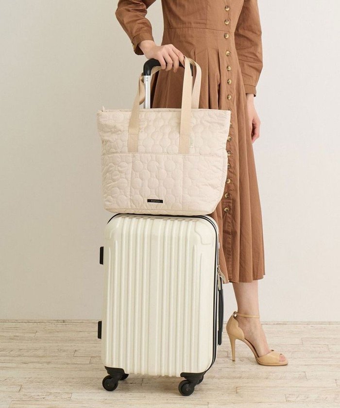 【ルートート/ROOTOTE】の1133【キャリーケース装着可能】LT.フディールー.エンチャント-A インテリア・キッズ・メンズ・レディースファッション・服の通販 founy(ファニー) https://founy.com/ ファッション Fashion レディースファッション Fashion for Women バッグ Bags カメラ Camera Accessories キルティング Quilted, Quilting 軽量 Lightweight, Ultra Light 財布 Wallet, Purse ダブル Double, Double-Breasted フラップ Flap, Flap Pocket フロント Front, Front Design プリント Print, Printed Pattern ポケット Pocket, Pocket Detail ランダム Random, Irregular ループ Loop, Loop Knit 旅行 Travel 小旅行 Short Trip 新作・新入荷 New Arrivals / New In ビジネス 仕事 通勤 Business / Work / Commuting |ID: prp329100004671750 ipo3291000000034285089