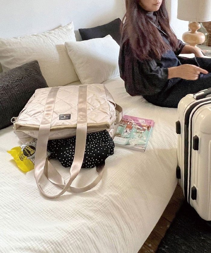 【ルートート/ROOTOTE】の1162【大容量 キャリーケース装着可能】SC.グランデボックス.グリスン-A インテリア・キッズ・メンズ・レディースファッション・服の通販 founy(ファニー) https://founy.com/ ファッション Fashion レディースファッション Fashion for Women カメラ Camera Accessories キルティング Quilted, Quilting 巾着 Drawstring Bag, Kinchaku ショルダー Shoulder, Shoulder Strap ポケット Pocket, Pocket Detail ループ Loop, Loop Knit 旅行 Travel 小旅行 Short Trip 新作・新入荷 New Arrivals / New In ビジネス 仕事 通勤 Business / Work / Commuting |ID: prp329100004671751 ipo3291000000034285094