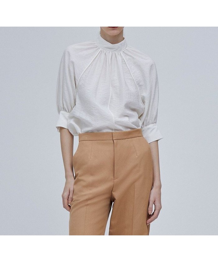 【ベイジ,/BEIGE,】のODETTE / ブラウス インテリア・キッズ・メンズ・レディースファッション・服の通販 founy(ファニー) https://founy.com/ ファッション Fashion レディースファッション Fashion for Women トップス・カットソー Cut & Sew Tops シャツ・ブラウス・オフィスカジュアル Elegant Blouses & Button-Ups おすすめ Recommended / Our Picks カフス Cuff Design ギャザー Gathered, Ruffled シルク Silk, 100% Silk スタンド Stand Collar, Upright Stand リラックス Relax, Relaxed Fit ビジネス 仕事 通勤 Business / Work / Commuting 夏 Summer 春 Spring S/S・春夏 SS, Spring/Summer, Warm Season |ID: prp329100004671786 ipo3291000000034285375