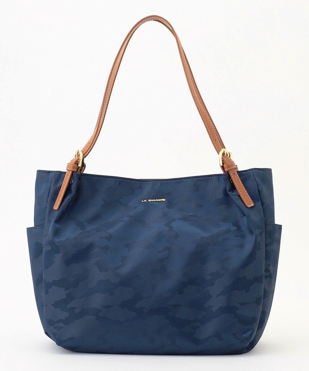 【ラ バガジェリー/LA BAGAGERIE】のシャドージャカード A4トートバッグ インテリア・キッズ・メンズ・レディースファッション・服の通販 founy(ファニー) 　ファッション　Fashion　レディースファッション　Fashion for Women　バッグ　Bags　エレガント 上品　Elegant　傘　Umbrella, Parasol　シャドー　Shadow, Subtle Pattern　ジャカード／ジャガード　Jacquard, Woven Pattern　スマート　Smart, Elegant　財布　Wallet, Purse　トラベル　Travel, Travel Gear　ハンカチ　Handkerchief, Hanky　ポケット　Pocket, Pocket Detail　ポーチ　Pouch, Small Case　リップ　Lip, Lip Motif　ビジネス 仕事 通勤　Business / Work / Commuting　ネイビー|ID: prp329100004672404 ipo3291000000034286886