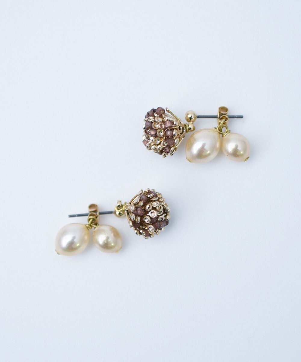 【モンシロ/monshiro】の【バロックパール/2WAY】スカビオサツボミ ピアス インテリア・キッズ・メンズ・レディースファッション・服の通販 founy(ファニー) ファッション Fashion レディースファッション Fashion for Women アクセサリー Fashion Accessories イヤリング Earrings ガラス Glass, Glassware シルク Silk, 100% Silk シンプル Simple, Minimal ジュエリー Jewelry, Accessories バロック Baroque, Baroque Design パーティ Party, Party Style パール Pearl, Pearl Accent ボックス Boxy, Box Shape モチーフ Motif, Design Theme ローズ Rose, Rose Motif 日本製 Made In Japan セレモニー Ceremony クリスマス X'mas Christmas / X'mas 結婚式 Wedding ホワイト×ゴールド|ID: prp329100004673220 ipo3291000000034274448