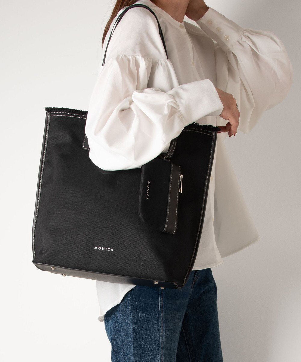 【ラ バガジェリー/LA BAGAGERIE】の【MONICA】A4フリンジキャンバストート インテリア・キッズ・メンズ・レディースファッション・服の通販 founy(ファニー) ファッション Fashion レディースファッション Fashion for Women バッグ Bags ビッグ Big, Oversized ポケット Pocket, Pocket Detail ポーチ Pouch, Small Case 旅行 Travel ビジネス 仕事 通勤 Business / Work / Commuting ブラック|ID: prp329100004673261 ipo3291000000034288454