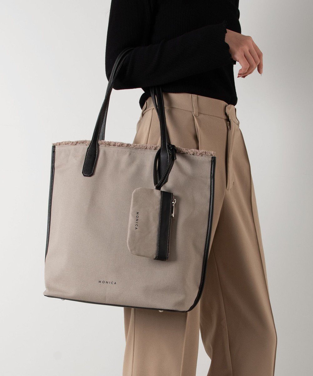 【ラ バガジェリー/LA BAGAGERIE】の【MONICA】A4フリンジキャンバストート インテリア・キッズ・メンズ・レディースファッション・服の通販 founy(ファニー) ファッション Fashion レディースファッション Fashion for Women バッグ Bags ビッグ Big, Oversized ポケット Pocket, Pocket Detail ポーチ Pouch, Small Case 旅行 Travel ビジネス 仕事 通勤 Business / Work / Commuting グレージュ×ブラック|ID: prp329100004673261 ipo3291000000034288456