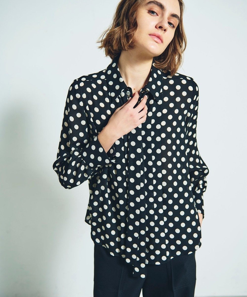 【グレース コンチネンタル/GRACE CONTINENTAL】のドットプリントボウタイブラウス インテリア・キッズ・メンズ・レディースファッション・服の通販 founy(ファニー) 　ファッション　Fashion　レディースファッション　Fashion for Women　トップス・カットソー　Cut & Sew Tops　シャツ・ブラウス・オフィスカジュアル　Elegant Blouses & Button-Ups　おすすめ　Recommended / Our Picks　インナー　Innerwear　クラシカル　Classical, Vintage-Inspired　ジャケット　Jacket, Outerwear　ドット　Polka Dot, Dot Pattern　プリント　Print, Printed Pattern　マニッシュ　Mannish, Boyish　夏　Summer　定番　Standard, Basic Item　春　Spring　S/S・春夏　SS, Spring/Summer, Warm Season　ブラック|ID: prp329100004673270 ipo3291000000033776922