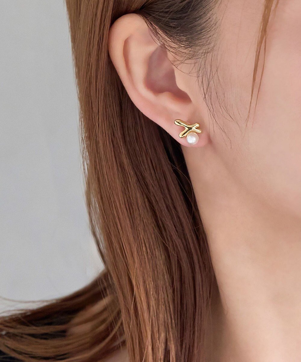 【フィービィー/phoebe】の【金属アレルギー対応】ハンドライトメタルパールイヤリング 人気、トレンドファッション・服の通販 founy(ファニー) 　ファッション　Fashion　レディースファッション　Fashion for Women　ジュエリー　Jewelry　ファッションリング　Fashion Rings　イヤリング・フープ・ドロップタイプ　Hoop, Drop & Clip Earrings　おすすめ　Recommended / Our Picks　アクセサリー　Fashion Accessories　イヤリング　Earrings　セレモニー　Ceremony　パール　Pearl, Pearl Accent　フェミニン　Feminine, Girly　フォーマル　Formal, Dressy　メタル　Metal, Metal Parts　モダン　Modern, Contemporary　エレガント 上品　Elegant　人気　Popular, Best Seller　 other-1|ID: prp329100004673390 ipo3291000000033777366
