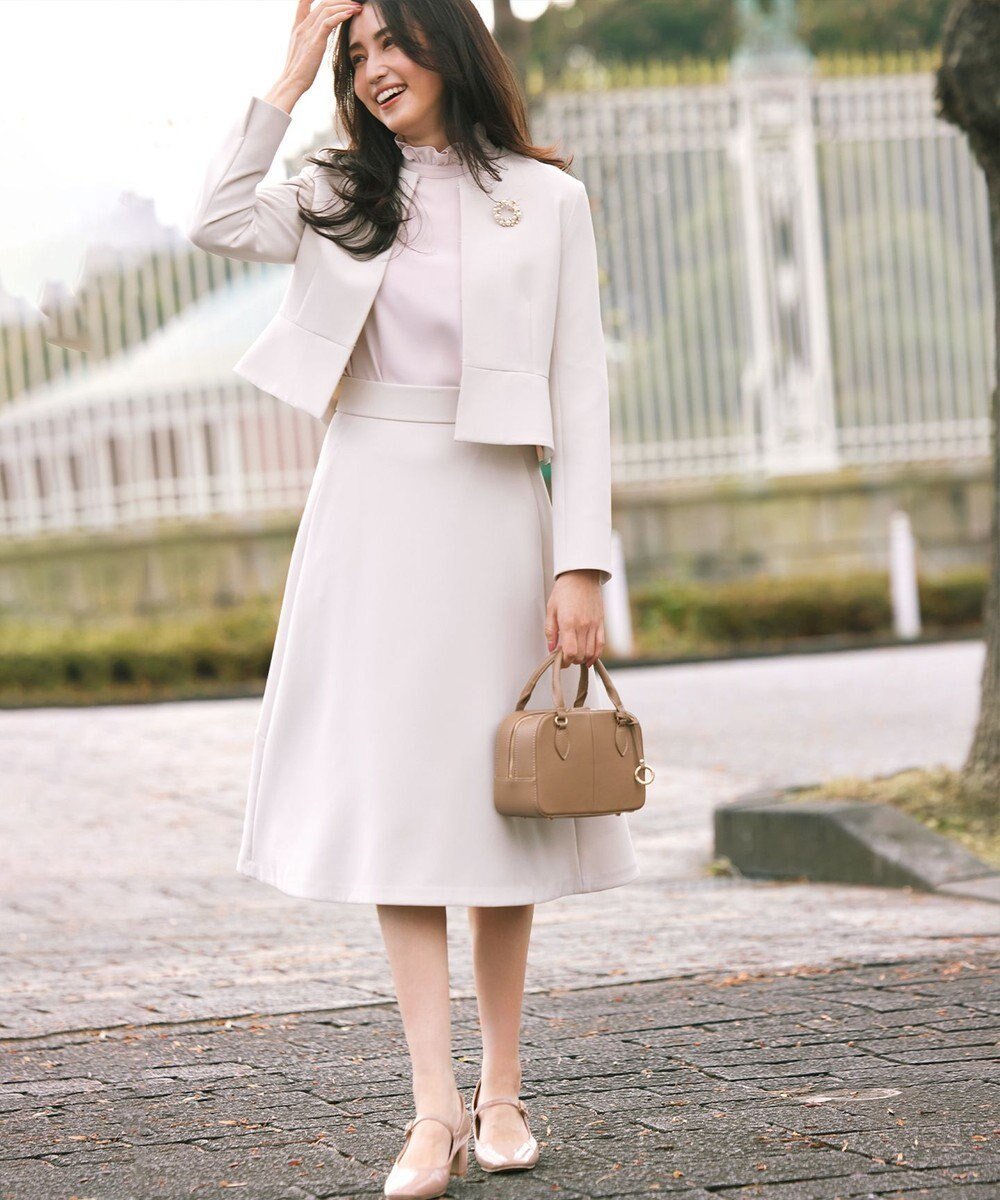 【組曲/KUMIKYOKU】の【KUMIKYOKU NAVY】コンフォータブルドレープ フレアスカート インテリア・キッズ・メンズ・レディースファッション・服の通販 founy(ファニー) 　ファッション　Fashion　レディースファッション　Fashion for Women　スカート　Skirts　Aライン・フレアスカート　A-Line & Flared Skirts　オケージョン　Occasion Wear　コレクション　Collection, Seasonal Line　ジャケット　Jacket, Outerwear　フォルム　Silhouette, Form　フォーマル　Formal, Dressy　フレア　Flare, Flared　ベスト　Vest, Waistcoat　A/W・秋冬　Autumn/Winter　2022年　2022　S/S・春夏　SS, Spring/Summer, Warm Season　2022-2023秋冬・A/W　Autumn/Winter 2022–23 AW22–23　夏　Summer　エレガント 上品　Elegant　セレモニー　Ceremony　入学式　Entrance Ceremony　卒業式　Graduation Ceremony　サンドベージュ系|ID: prp329100004673637 ipo3291000000033778303