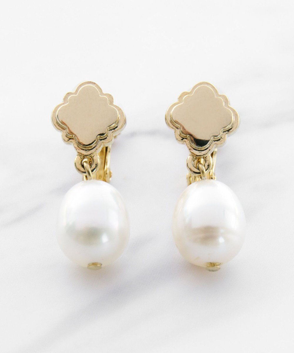 【トッカ/TOCCA】のCLOVER PEARL EARRINGS 淡水バロックパールイヤリング インテリア・キッズ・メンズ・レディースファッション・服の通販 founy(ファニー) 　ファッション　Fashion　レディースファッション　Fashion for Women　ジュエリー　Jewelry　ファッションリング　Fashion Rings　イヤリング・フープ・ドロップタイプ　Hoop, Drop & Clip Earrings　アクセサリー　Fashion Accessories　イヤリング　Earrings　テクスチャー　Texture, Textured Fabric　ネックレス　Necklace, Pendant Necklace　バロック　Baroque, Baroque Design　パール　Pearl, Pearl Accent　フォルム　Silhouette, Form　ポーチ　Pouch, Small Case　S/S・春夏　SS, Spring/Summer, Warm Season　おすすめ　Recommended / Our Picks　夏　Summer　2024年　2024　2024春夏・S/S　Spring/Summer 2024 SS24　エレガント 上品　Elegant　セレモニー　Ceremony　ギフト プレゼント　Gift / Present　ゴールド系|ID: prp329100004674015 ipo3291000000035558236