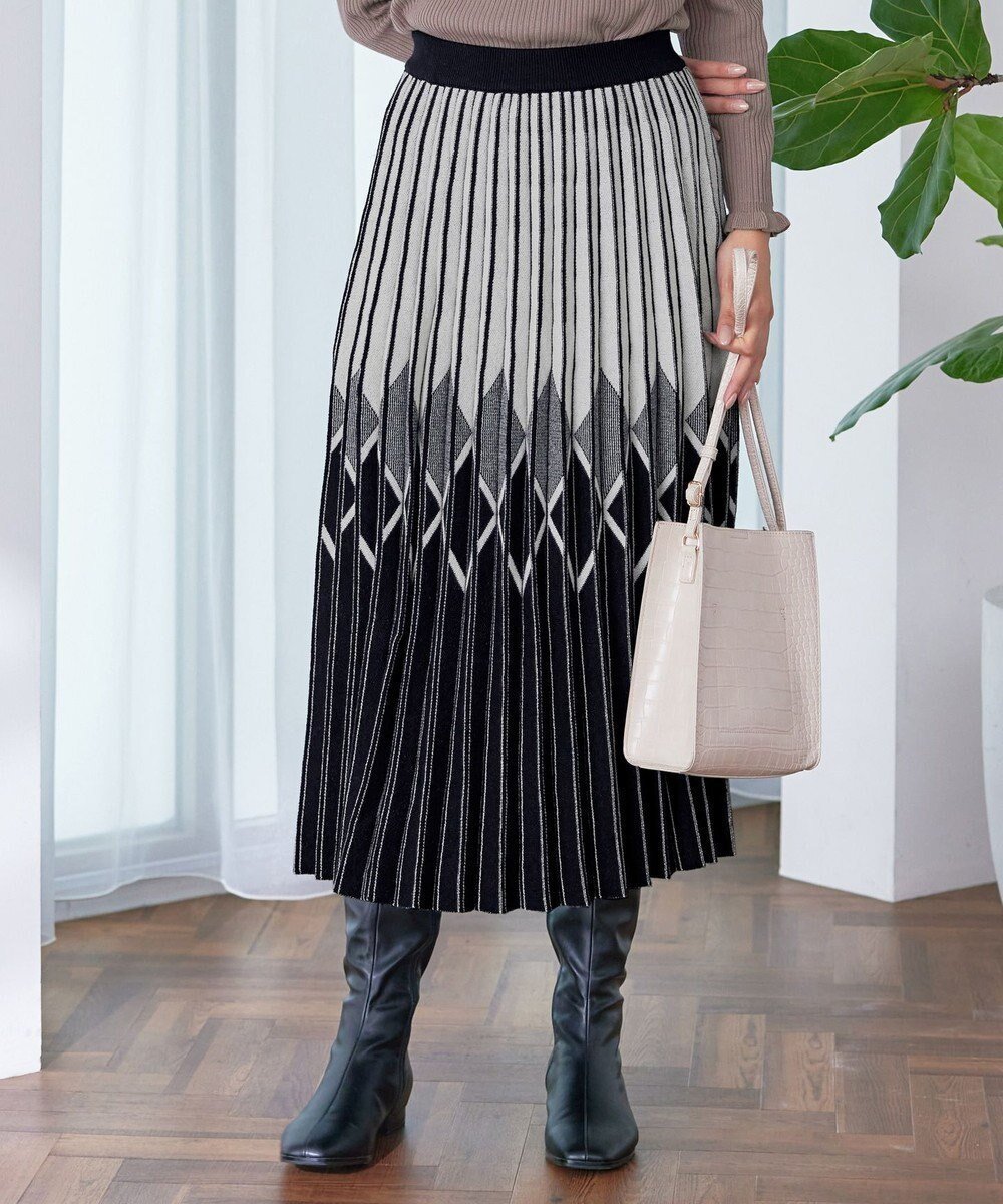 【ティアクラッセ/Tiaclasse】の【洗える】幾何学柄プリーツニットスカート インテリア・キッズ・メンズ・レディースファッション・服の通販 founy(ファニー) ファッション Fashion レディースファッション Fashion for Women スカート Skirts プリーツスカート / 上品フェミニンスタイル Pleated Skirts ウォッシャブル Machine Washable チュニック Tunic, Long Top プリーツ Pleats, Pleated ポケット Pocket, Pocket Detail モノトーン Monotone, Black and White ロング Long, Long-Length エレガント 上品 Elegant 再入荷 Restock / Back in Stock 冬 Winter / This Winter 新作・新入荷 New Arrivals / New In 春 Spring 楽ちん Easy Fit, Comfortable 洗える Machine Washable 無地 Plain, Solid Color 秋 Autumn A/W・秋冬 Autumn/Winter ブラック|ID: prp329100004674293 ipo3291000000033780917