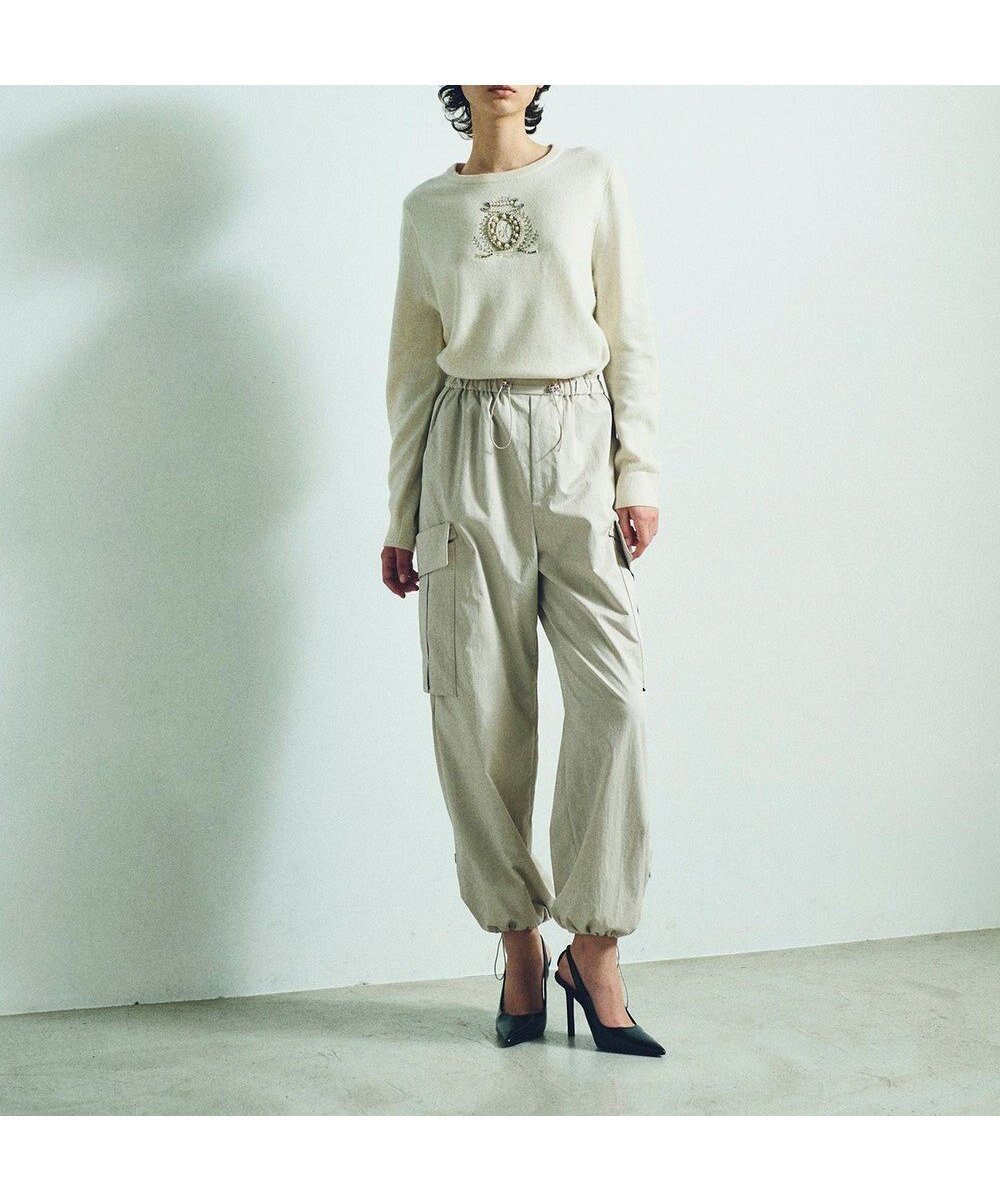 【グレース コンチネンタル/GRACE CONTINENTAL】のエンブレム刺繍ニットトップ インテリア・キッズ・メンズ・レディースファッション・服の通販 founy(ファニー) 　ファッション　Fashion　レディースファッション　Fashion for Women　トップス・カットソー　Cut & Sew Tops　ニット　Knit Tops & Sweaters　スリム　Slim, Slim Fit　セーター　Sweater, Knitwear　バランス　Balance, Style Balance　ベーシック　Basic, Essential　定番　Standard, Basic Item　秋　Autumn　A/W・秋冬　Autumn/Winter　ホワイト|ID: prp329100004674549 ipo3291000000033781914