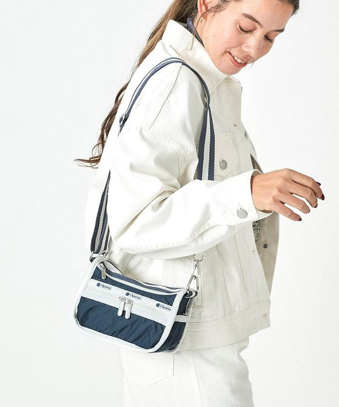 【レスポートサック/LeSportsac】のSMALL LOAF CROSSBODY/スペクテイターディープブルー インテリア・キッズ・メンズ・レディースファッション・服の通販 founy(ファニー) https://founy.com/ ファッション Fashion レディースファッション Fashion for Women アウトドア Outdoor Clothing ウォレット Wallet コンパクト Compact, Small Size 軽量 Lightweight, Ultra Light ショルダー Shoulder, Shoulder Strap シンプル Simple, Minimal スポーツ Sports, Activewear スポーティ Sporty, Casual Athletic スマホ Smartphone, Mobile Device 財布 Wallet, Purse プリント Print, Printed Pattern ポケット Pocket, Pocket Detail ポシェット Pochette, Mini Bag ポーチ Pouch, Small Case 無地 Plain, Solid Color おすすめ Recommended / Our Picks 旅行 Travel ビジネス 仕事 通勤 Business / Work / Commuting |ID: prp329100004674677 ipo3291000000033782420