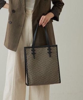 【イアクッチ/IACUCCI】 〈美人百花2月号〉モノグランマ M JACQUARD/RUGA人気、トレンドファッション・服の通販 founy(ファニー) 雑誌掲載アイテム Magazine Picks & Fashion Features ファッション雑誌 Fashion Magazines ビジンヒャッカ 美人百花 ファッション Fashion レディースファッション Fashion for Women バッグ Bags クラシカル Classical, Vintage-Inspired グラフィック Graphic, Graphic Design シルバー Silver, Metallic Silver ジャカード／ジャガード Jacquard, Woven Pattern スマート Smart, Elegant 雑誌 Magazine, Fashion Magazine 2月号 February Issue, Feb. Edition ポケット Pocket, Pocket Detail マニッシュ Mannish, Boyish メタル Metal, Metal Parts モダン Modern, Contemporary おすすめ Recommended / Our Picks ビジネス 仕事 通勤 Business / Work / Commuting |ID:prp329100004674851