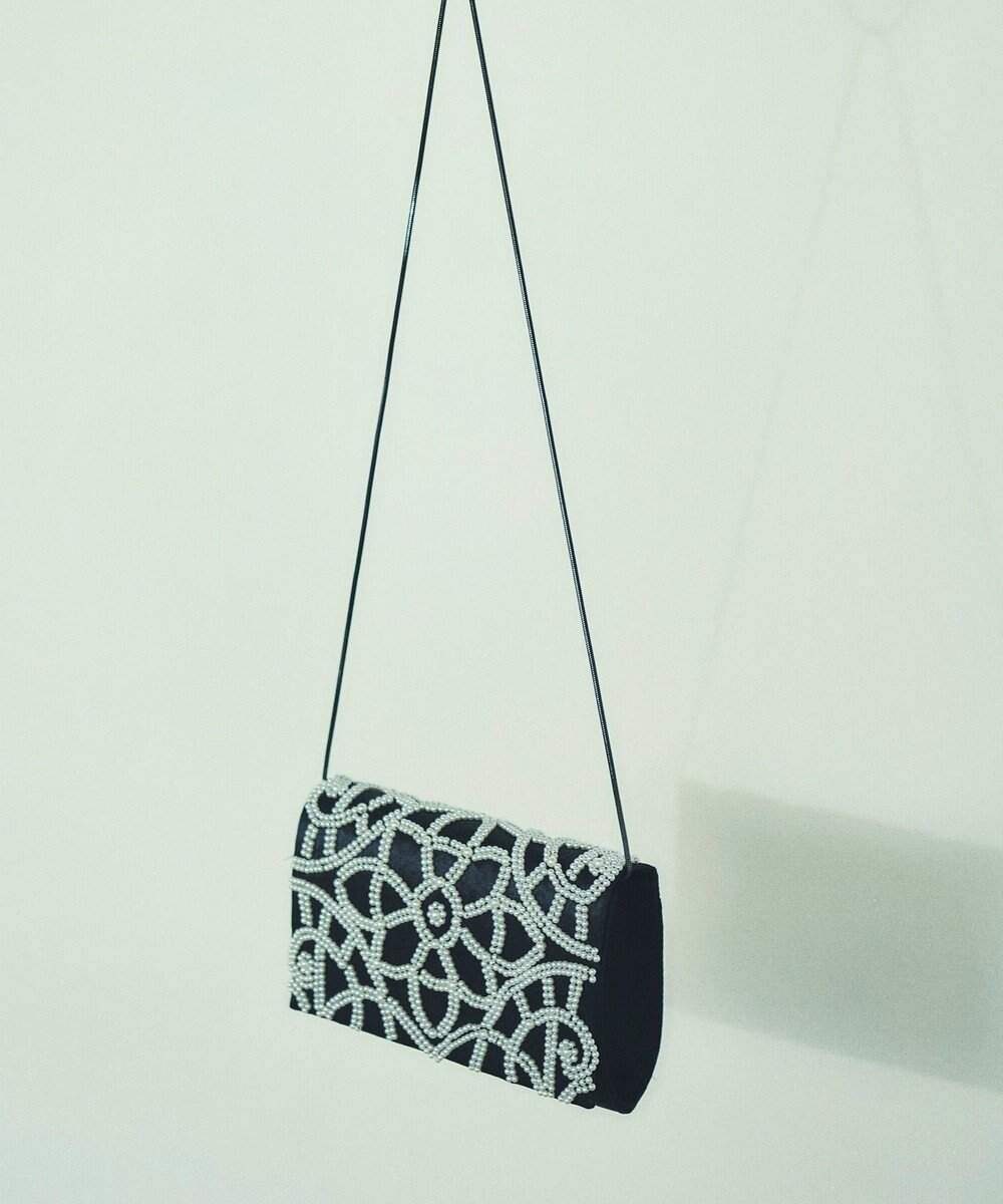 【グレース コンチネンタル/GRACE CONTINENTAL】のパールフラワークラッチバッグ インテリア・キッズ・メンズ・レディースファッション・服の通販 founy(ファニー) 　ファッション　Fashion　レディースファッション　Fashion for Women　バッグ　Bags　エレガント 上品　Elegant　クラシカル　Classical, Vintage-Inspired　クラッチ　Clutch, Clutch Bag　サテン　Satin, Glossy Fabric　パール　Pearl, Pearl Accent　フラワー　Flower, Floral　ポケット　Pocket, Pocket Detail　モチーフ　Motif, Design Theme　ブラック|ID: prp329100004675006 ipo3291000000034303654