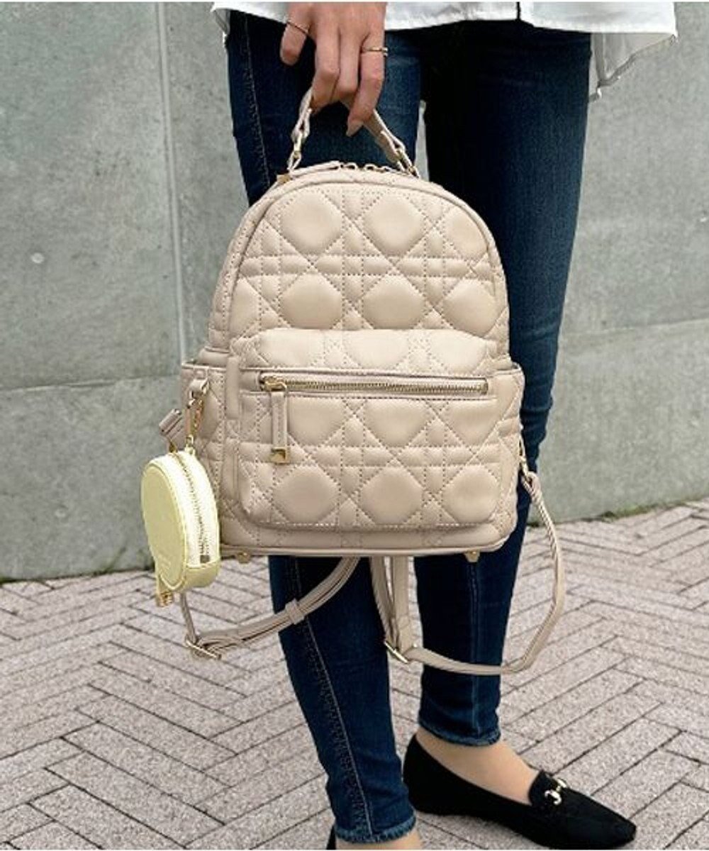 【ラ バガジェリー/LA BAGAGERIE】の【MONICA】ポーチ付きキルティングリュック インテリア・キッズ・メンズ・レディースファッション・服の通販 founy(ファニー) ファッション Fashion レディースファッション Fashion for Women バッグ Bags ポーチ&ミニバッグ Pouches & Mini Bags キルティング Quilted, Quilting 財布 Wallet, Purse ポケット Pocket, Pocket Detail ポーチ Pouch, Small Case リュック Backpack, Rucksack 旅行 Travel アイボリー|ID: prp329100004675007 ipo3291000000034303670