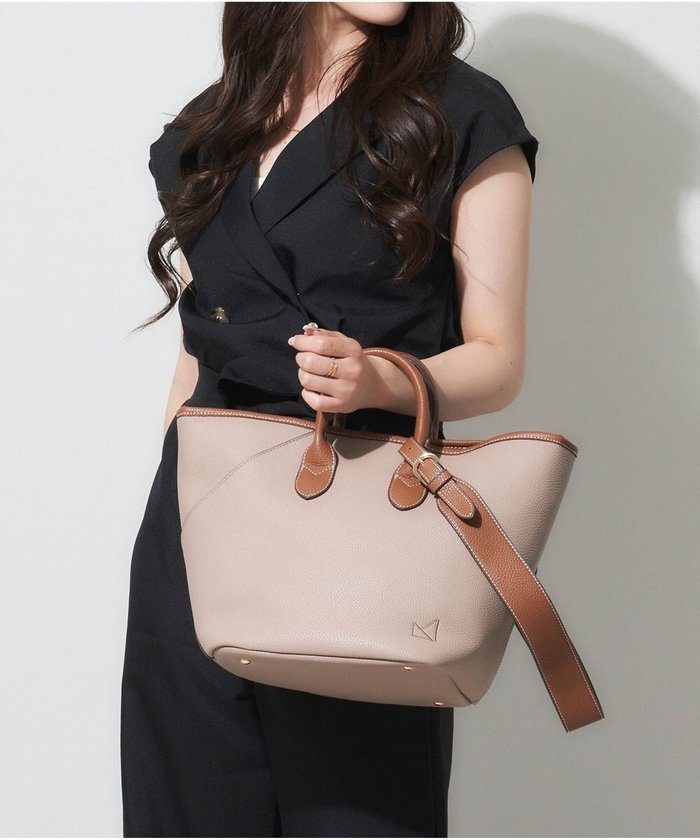 【ラ バガジェリー/LA BAGAGERIE】の【maison vert】 【シュリンク合皮・軽量】変形2WAYバッグ インテリア・キッズ・メンズ・レディースファッション・服の通販 founy(ファニー) https://founy.com/ ファッション Fashion レディースファッション Fashion for Women バッグ Bags 切替 Switching, Contrast Panel 軽量 Lightweight, Ultra Light フェイクレザー Faux Leather, PU Leather ポケット Pocket, Pocket Detail エレガント 上品 Elegant |ID: prp329100004675159 ipo3291000000034305669