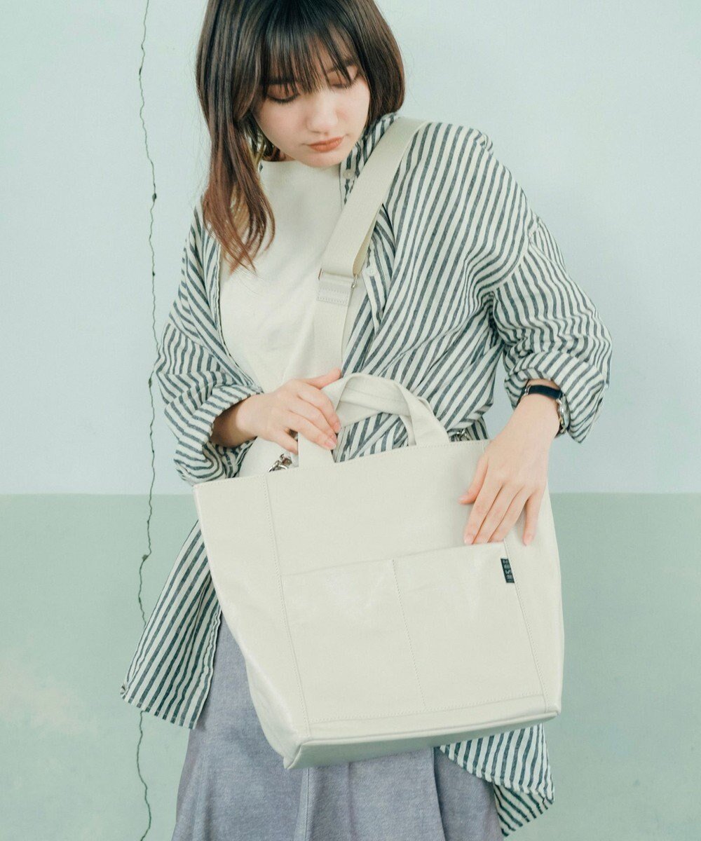 【ユーシ/YUSHI】のNUANCE - TOTE SHOULDER 本革トートショルダー インテリア・キッズ・メンズ・レディースファッション・服の通販 founy(ファニー) 　ファッション　Fashion　レディースファッション　Fashion for Women　バッグ　Bags　ショルダー　Shoulder, Shoulder Strap　スマート　Smart, Elegant　ハンド　Hand, Handmade　フラット　Flat, Flat Shoes　マグネット　Magnet, Magnetic Closure　ビジネス 仕事 通勤　Business / Work / Commuting　ホワイト|ID: prp329100004675202 ipo3291000000034306009
