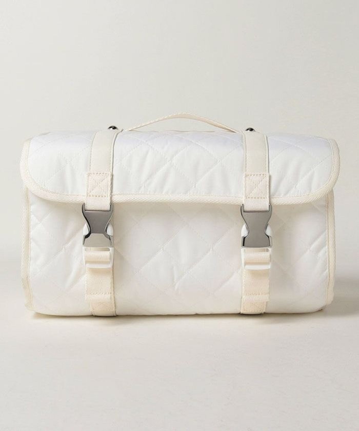 【レスポートサック/LeSportsac】のBEAUTY ROLL POUCH/ピュアホワイトキルト インテリア・キッズ・メンズ・レディースファッション・服の通販 founy(ファニー) https://founy.com/ ファッションモデル・俳優・女優 Models 女性 Women 神崎恵 Kanzaki Megumi ファッション Fashion レディースファッション Fashion for Women ミニ財布・二つ折り財布 Wallets & Card Cases ポーチ&ミニバッグ Pouches & Mini Bags キルティング Quilted, Quilting 軽量 Lightweight, Ultra Light シンプル Simple, Minimal 財布 Wallet, Purse トラベル Travel, Travel Gear フラップ Flap, Flap Pocket プリント Print, Printed Pattern ポーチ Pouch, Small Case 無地 Plain, Solid Color リボン Ribbon, Bow 旅行 Travel エレガント 上品 Elegant |ID: prp329100004675215 ipo3291000000033784428