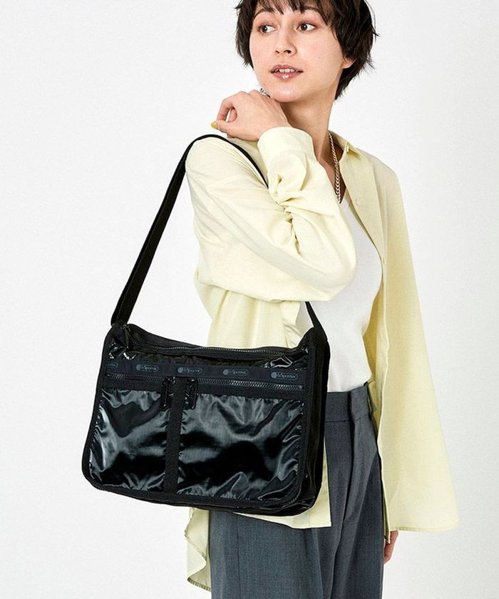 【レスポートサック/LeSportsac】のDELUXE EVERYDAY BAG/ブラックシャイン インテリア・キッズ・メンズ・レディースファッション・服の通販 founy(ファニー) https://founy.com/ ファッション Fashion レディースファッション Fashion for Women アウトドア Outdoor Clothing コレクション Collection, Seasonal Line 傘 Umbrella, Parasol 軽量 Lightweight, Ultra Light シンプル Simple, Minimal スポーツ Sports, Activewear スポーティ Sporty, Casual Athletic トラベル Travel, Travel Gear 手帳 Planner, Notebook 人気 Popular, Best Seller プリント Print, Printed Pattern ポケット Pocket, Pocket Detail ポーチ Pouch, Small Case 無地 Plain, Solid Color 旅行 Travel |ID: prp329100004675266 ipo3291000000033784604