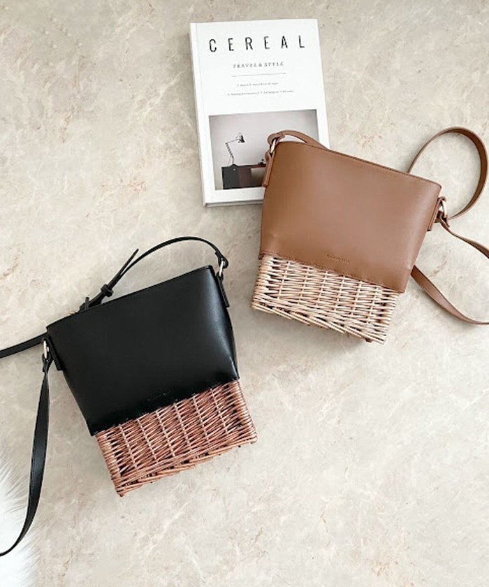 【ラ バガジェリー/LA BAGAGERIE】の【maison vert】【柳バスケット使用】コンビスクエアかごバッグ インテリア・キッズ・メンズ・レディースファッション・服の通販 founy(ファニー) https://founy.com/ ファッション Fashion レディースファッション Fashion for Women バッグ Bags コンパクト Compact, Small Size コンビ Combo, Combination Style スクエア Square, Square Shape 財布 Wallet, Purse ハンカチ Handkerchief, Hanky バスケット Basket, Basket Bag ポケット Pocket, Pocket Detail エレガント 上品 Elegant |ID: prp329100004675327 ipo3291000000034314563