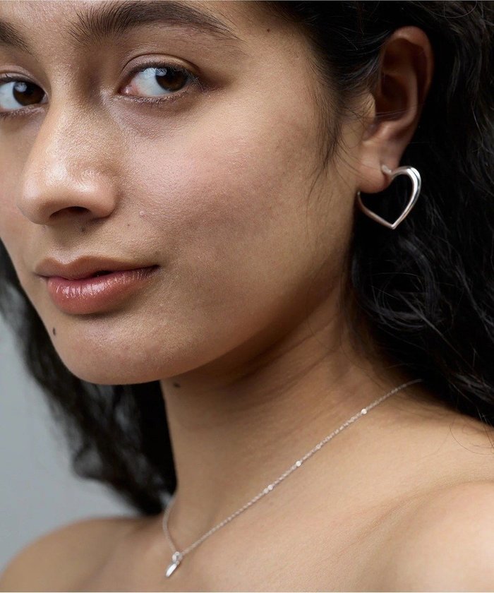 【ヨア/yoaa】のシルバー925ハートピアス【雑誌VERY9月号掲載商品】 インテリア・キッズ・メンズ・レディースファッション・服の通販 founy(ファニー) https://founy.com/ 雑誌掲載アイテム Magazine Picks & Fashion Features ファッション雑誌 Fashion Magazines ヴェリィ VERY ファッション Fashion レディースファッション Fashion for Women アクセサリー Fashion Accessories イヤーカフ Ear Cuffs 9月号 September Issue シルバー Silver, Metallic Silver 雑誌 Magazine, Fashion Magazine なめらか Smooth, Silky Texture 日本製 Made In Japan |ID: prp329100004675379 ipo3291000000034315349