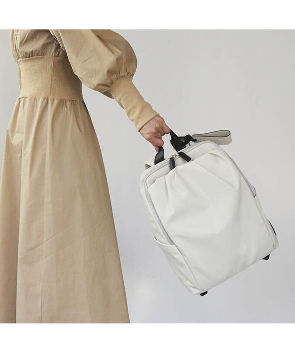 【ペレボルサ/PELLE BORSA】の13インチPCギャザーリュック Cheers チアーズ 4650 インテリア・キッズ・メンズ・レディースファッション・服の通販 founy(ファニー) 　ファッション　Fashion　レディースファッション　Fashion for Women　バッグ　Bags　エレガント 上品　Elegant　ギャザー　Gathered, Ruffled　クッション　Cushion, Throw Pillow　抗菌　Antibacterial, Bacteria-Resistant　ポケット　Pocket, Pocket Detail　マグネット　Magnet, Magnetic Closure　リュック　Backpack, Rucksack　おすすめ　Recommended / Our Picks　アイボリー|ID: prp329100004675384 ipo3291000000034263463