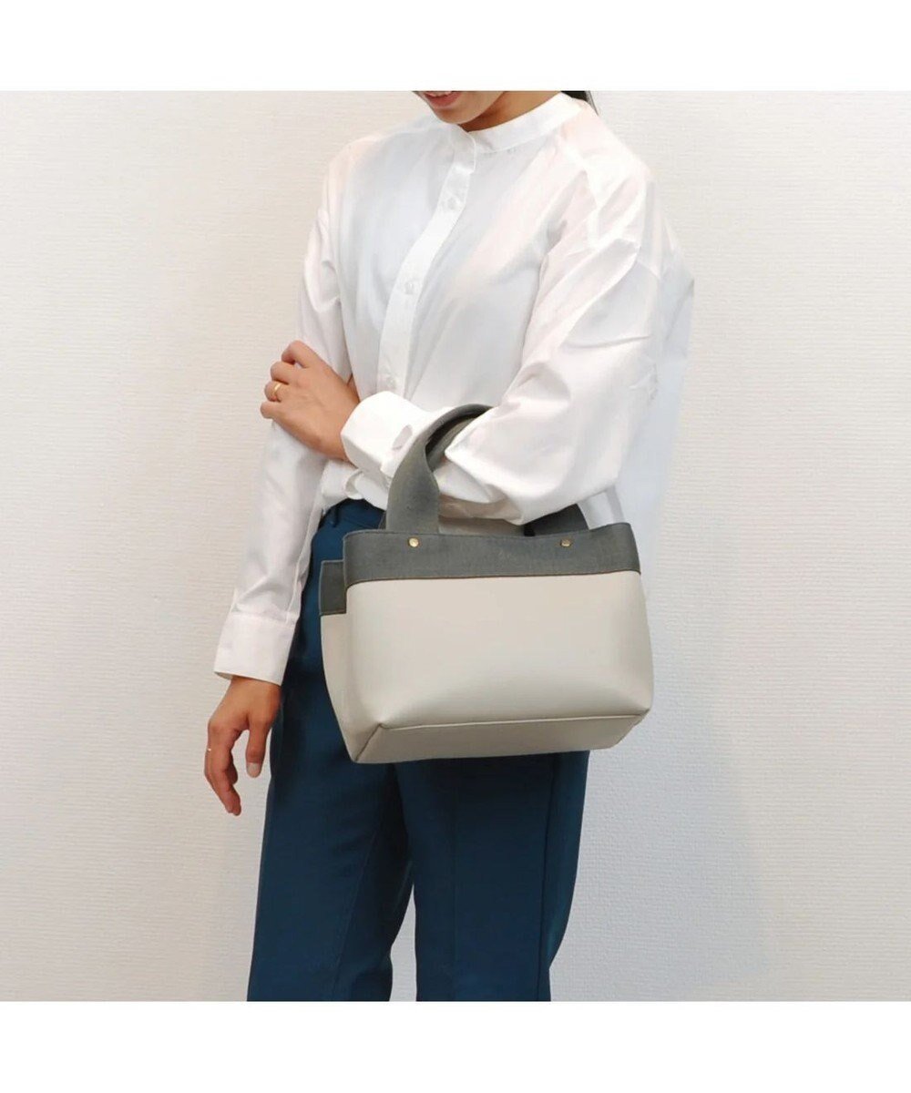 【アンビリオン/UNBILLION】のcachecache テープディテール2wayパーテーショントート インテリア・キッズ・メンズ・レディースファッション・服の通販 founy(ファニー) 　ファッション　Fashion　レディースファッション　Fashion for Women　バッグ　Bags　カラフル　Colorful Design　ショルダー　Shoulder, Shoulder Strap　財布　Wallet, Purse　ハンド　Hand, Handmade　ポケット　Pocket, Pocket Detail　ポーチ　Pouch, Small Case　ミックス　Mix, Mixed Style　モチーフ　Motif, Design Theme　再入荷　Restock / Back in Stock　グレー|ID: prp329100004675503 ipo3291000000034316599