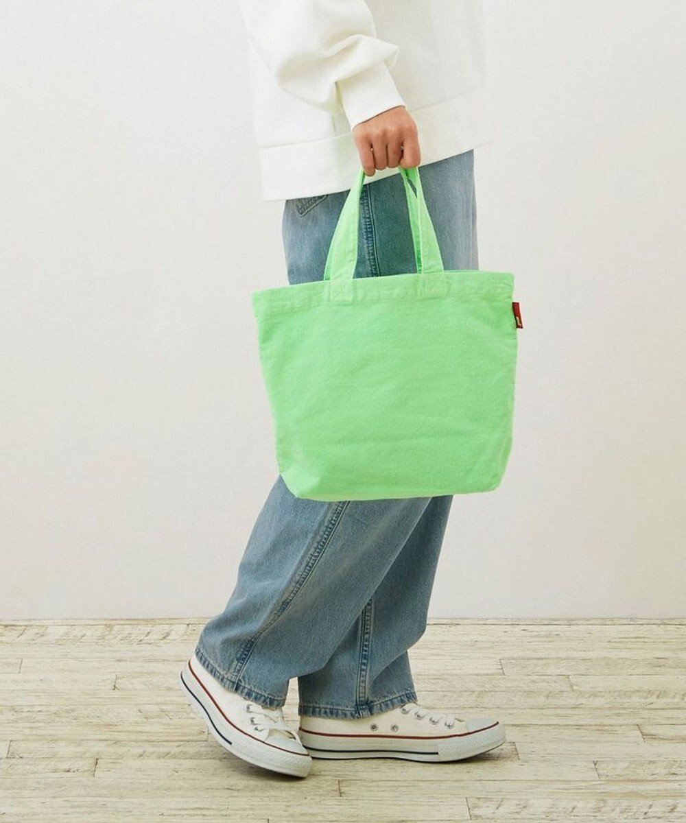 【ルートート/ROOTOTE】の6468【直営店限定】RT.デリ.スパーク-A インテリア・キッズ・メンズ・レディースファッション・服の通販 founy(ファニー) 　ファッション　Fashion　レディースファッション　Fashion for Women　バッグ　Bags　アクセサリー　Fashion Accessories　カメラ　Camera Accessories　シンプル　Simple, Minimal　スカーフ　Scarf, Neckwear　スマホ　Smartphone, Mobile Device　財布　Wallet, Purse　チャーム　Charm, Pendant　ブライト　Bright, Shiny　ポケット　Pocket, Pocket Detail　ポーチ　Pouch, Small Case　新作・新入荷　New Arrivals / New In　04:グリーン|ID: prp329100004675519 ipo3291000000034316771