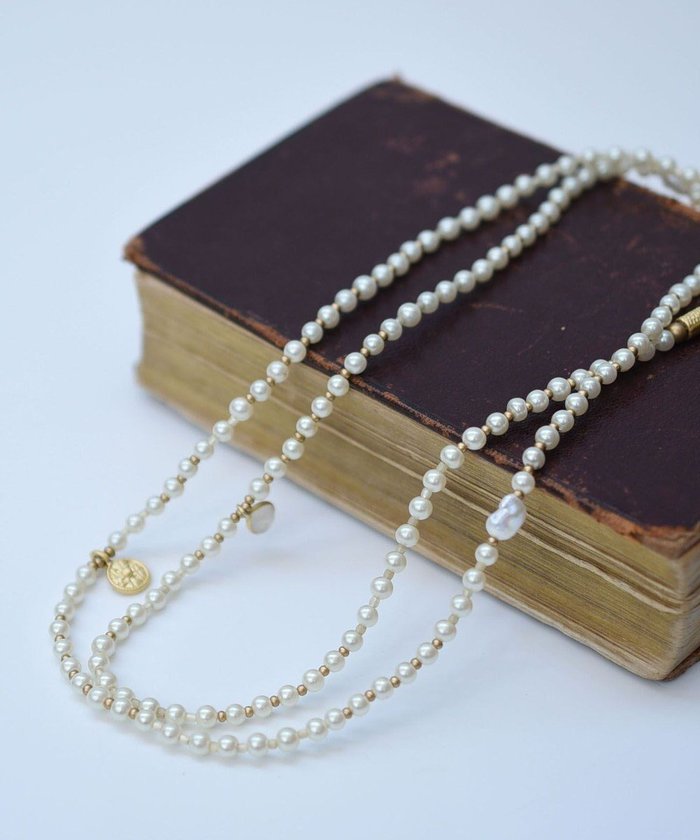 【モンシロ/monshiro】の【2WAY】ムーンストーンチャーム×ガラスパールロング ネックレス インテリア・キッズ・メンズ・レディースファッション・服の通販 founy(ファニー) https://founy.com/ ファッション Fashion レディースファッション Fashion for Women ジュエリー Jewelry ネックレス Necklaces & Pendants アクセサリー Fashion Accessories ヴィンテージ Vintage Style ガラス Glass, Glassware ジュエリー Jewelry, Accessories ネックレス Necklace, Pendant Necklace パーティ Party, Party Style パール Pearl, Pearl Accent ボックス Boxy, Box Shape モチーフ Motif, Design Theme ロング Long, Long-Length セレモニー Ceremony 結婚式 Wedding |ID: prp329100004675551 ipo3291000000034255931