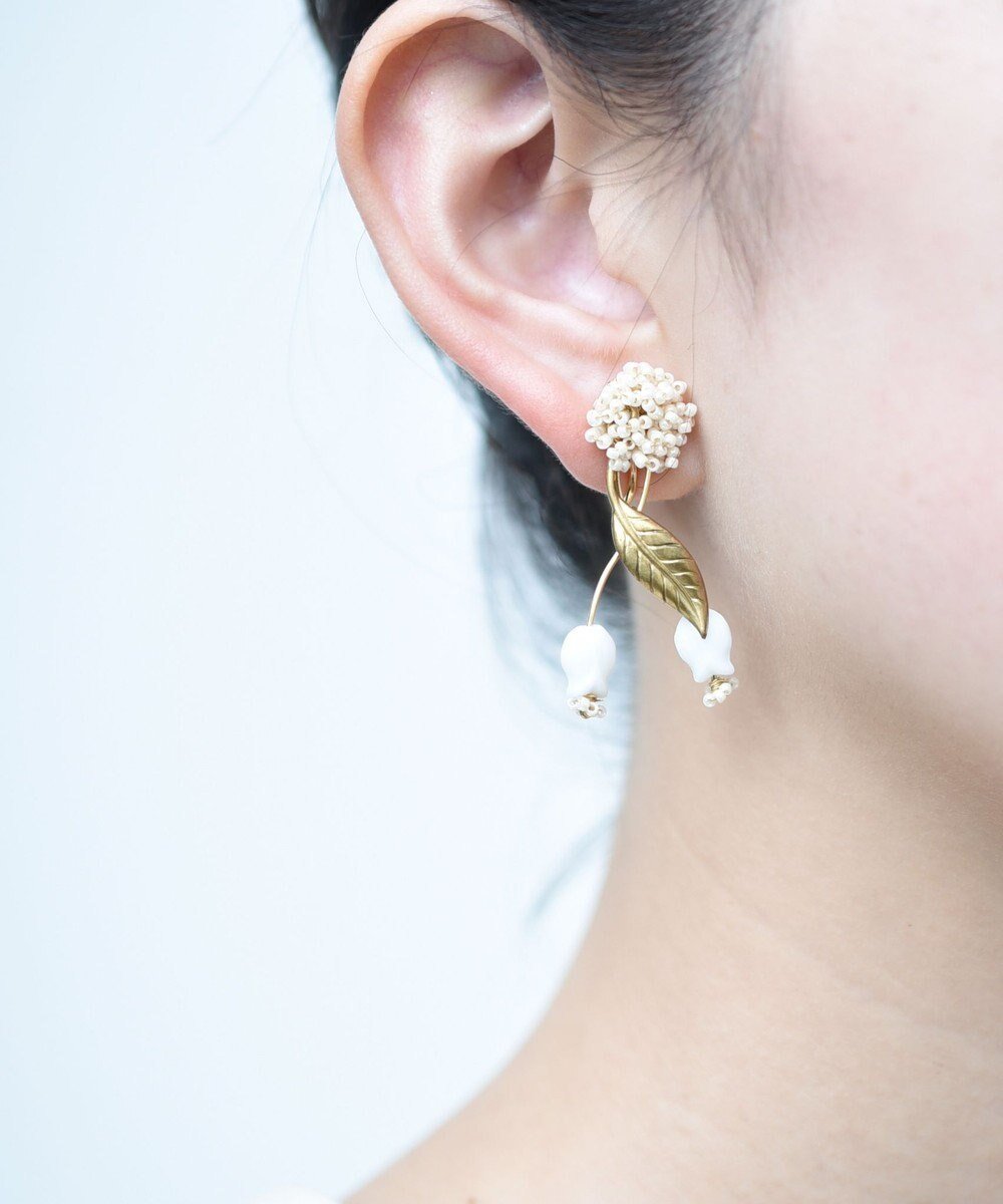 【モンシロ/monshiro】のスズラン イヤリング インテリア・キッズ・メンズ・レディースファッション・服の通販 founy(ファニー) ファッション Fashion レディースファッション Fashion for Women ジュエリー Jewelry ファッションリング Fashion Rings イヤリング・フープ・ドロップタイプ Hoop, Drop & Clip Earrings アクセサリー Fashion Accessories イヤリング Earrings ヴィンテージ Vintage Style ジュエリー Jewelry, Accessories パーティ Party, Party Style ボックス Boxy, Box Shape モチーフ Motif, Design Theme おすすめ Recommended / Our Picks セレモニー Ceremony 結婚式 Wedding ホワイト×ゴールド|ID: prp329100004675552 ipo3291000000034315841