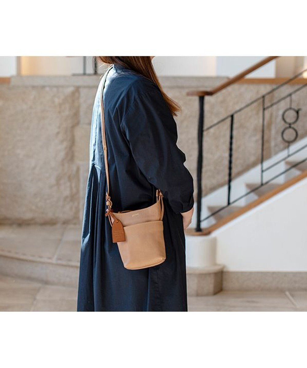 【ゲンテン/genten】のタスカ ミニショルダーバッグ インテリア・キッズ・メンズ・レディースファッション・服の通販 founy(ファニー) 　ファッション　Fashion　レディースファッション　Fashion for Women　バッグ　Bags　ショルダー　Shoulder, Shoulder Strap　フロント　Front, Front Design　ベーシック　Basic, Essential　ポケット　Pocket, Pocket Detail　リュック　Backpack, Rucksack　ビジネス 仕事 通勤　Business / Work / Commuting　グレージュ|ID: prp329100004675578 ipo3291000000034317054