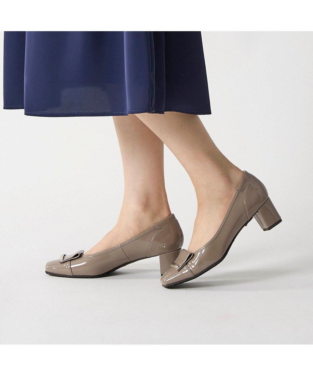 【リズ ラフィーネ/Riz raffinee】のRiz raffinee 【レイン対応】スクエアトゥレインパンプス インテリア・キッズ・メンズ・レディースファッション・服の通販 founy(ファニー) ファッション Fashion レディースファッション Fashion for Women スクエア Square, Square Shape モダン Modern, Contemporary モチーフ Motif, Design Theme ライニング Inner Lining, Inner Fabric, Lined レイン Rain, Rainproof 日本製 Made In Japan ダークベージュエナメル|ID: prp329100004675629 ipo3291000000034318110