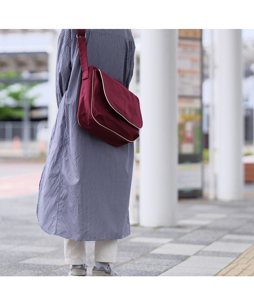 【ユーシ/YUSHI】のARLE - FLAP SHOULDER 帆布ショルダーバッグ インテリア・キッズ・メンズ・レディースファッション・服の通販 founy(ファニー) 　ファッション　Fashion　レディースファッション　Fashion for Women　バッグ　Bags　ショルダー　Shoulder, Shoulder Strap　シンプル　Simple, Minimal　トレンド　Trend, Trending Now　定番　Standard, Basic Item　パイピング　Piping, Trim Design　ビッグ　Big, Oversized　フィット　Fit, Slim Fit　フラップ　Flap, Flap Pocket　ボストンバッグ　Boston Bag, Retro Bag　ポケット　Pocket, Pocket Detail　日本製　Made In Japan　ワイン|ID: prp329100004675656 ipo3291000000034318262