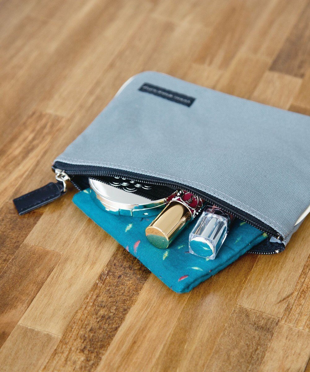 【ユーシ/YUSHI】のARLE - POUCH 帆布ポーチ インテリア・キッズ・メンズ・レディースファッション・服の通販 founy(ファニー) 　ファッション　Fashion　レディースファッション　Fashion for Women　ミニ財布・二つ折り財布　Wallets & Card Cases　ポーチ&ミニバッグ　Pouches & Mini Bags　ショルダー　Shoulder, Shoulder Strap　シンプル　Simple, Minimal　スマート　Smart, Elegant　財布　Wallet, Purse　トレンド　Trend, Trending Now　定番　Standard, Basic Item　パイピング　Piping, Trim Design　フィット　Fit, Slim Fit　フラップ　Flap, Flap Pocket　ボストンバッグ　Boston Bag, Retro Bag　ポケット　Pocket, Pocket Detail　ポーチ　Pouch, Small Case　日本製　Made In Japan　グレー|ID: prp329100004675657 ipo3291000000033786064
