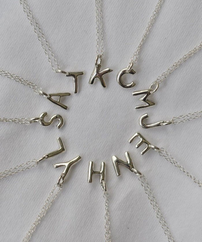 【ヨア/yoaa】のシルバー925 イニシャル ネックレス インテリア・キッズ・メンズ・レディースファッション・服の通販 founy(ファニー) https://founy.com/ ファッション Fashion レディースファッション Fashion for Women ジュエリー Jewelry ネックレス Necklaces & Pendants アクセサリー Fashion Accessories シルバー Silver, Metallic Silver なめらか Smooth, Silky Texture ネックレス Necklace, Pendant Necklace 日本製 Made In Japan ビジネス 仕事 通勤 Business / Work / Commuting |ID: prp329100004675664 ipo3291000000034318375