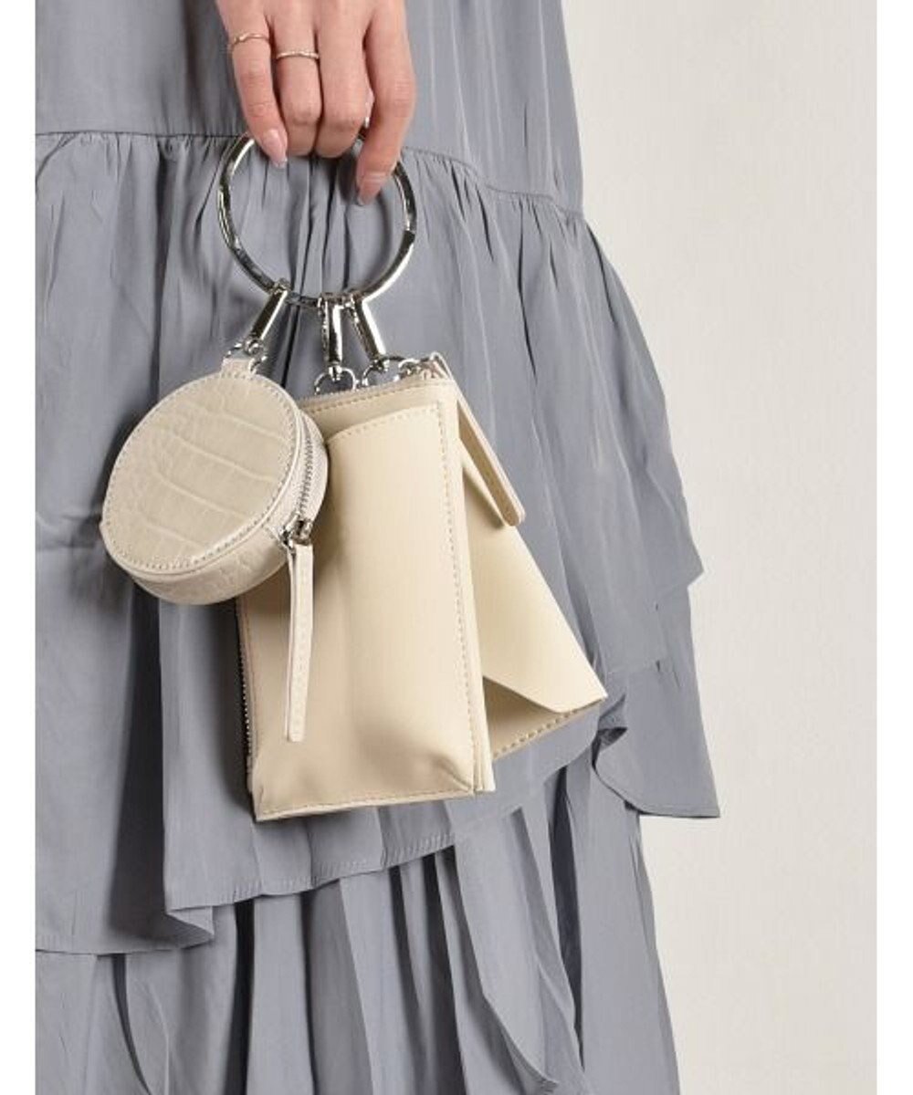 【ラ バガジェリー/LA BAGAGERIE】の【MONICA】3連マルチショルダーバッグ インテリア・キッズ・メンズ・レディースファッション・服の通販 founy(ファニー) ファッション Fashion レディースファッション Fashion for Women バッグ Bags アクセサリー Fashion Accessories ショルダー Shoulder, Shoulder Strap スマート Smart, Elegant トライアングル Triangle, Triangular Shape ポケット Pocket, Pocket Detail ポーチ Pouch, Small Case ラップ Wrap, Wrap Design オフホワイト|ID: prp329100004675681 ipo3291000000034211520