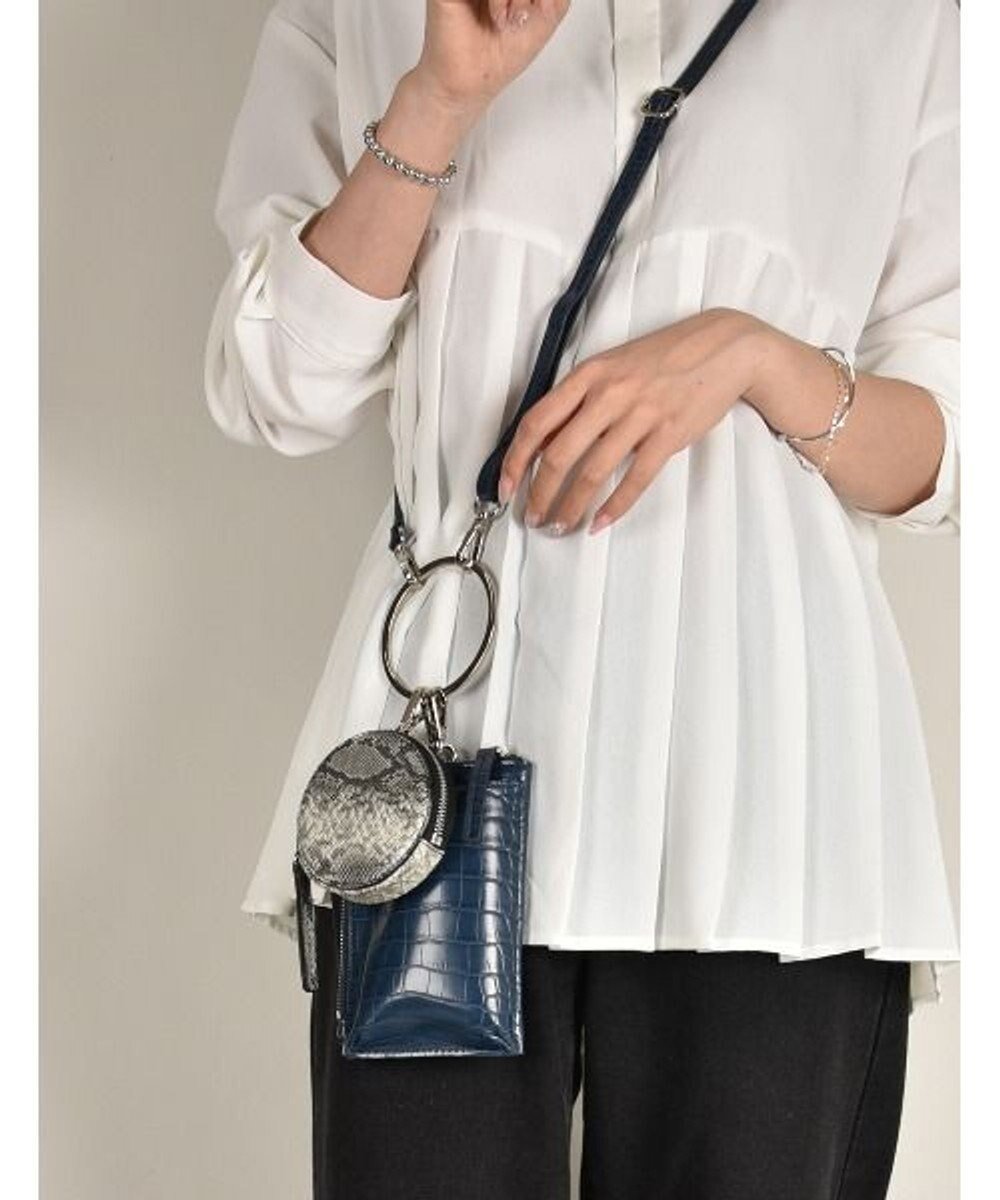 【ラ バガジェリー/LA BAGAGERIE】の【MONICA】3連マルチショルダーバッグ インテリア・キッズ・メンズ・レディースファッション・服の通販 founy(ファニー) ファッション Fashion レディースファッション Fashion for Women バッグ Bags アクセサリー Fashion Accessories ショルダー Shoulder, Shoulder Strap スマート Smart, Elegant トライアングル Triangle, Triangular Shape ポケット Pocket, Pocket Detail ポーチ Pouch, Small Case ラップ Wrap, Wrap Design ネイビーミックス|ID: prp329100004675681 ipo3291000000034211523