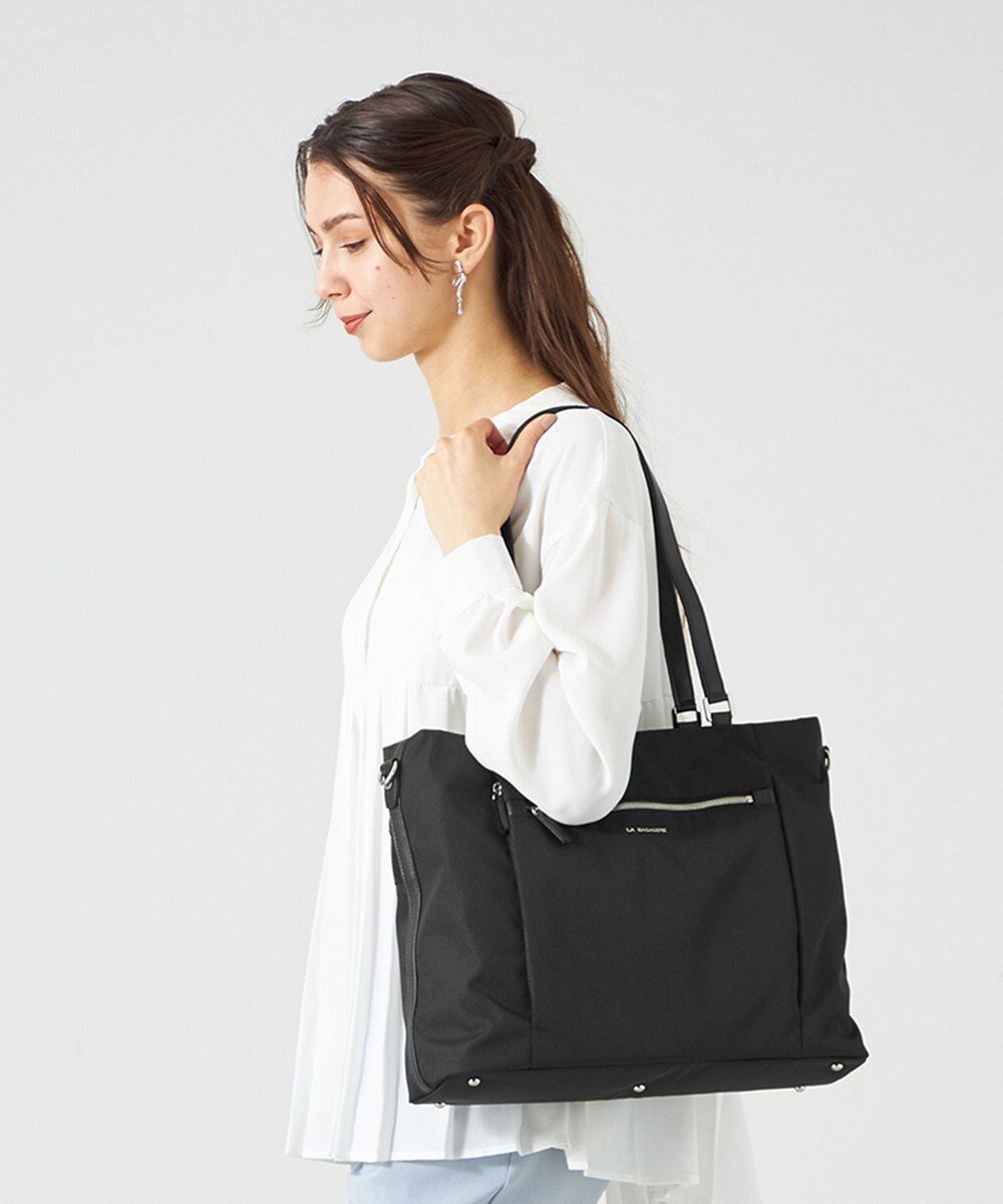 【ラ バガジェリー/LA BAGAGERIE】のコーデュラ×リサイクルレザー スクエアトート 人気、トレンドファッション・服の通販 founy(ファニー) ファッション Fashion レディースファッション Fashion for Women バッグ Bags クッション Cushion, Throw Pillow 軽量 Lightweight, Ultra Light シンプル Simple, Minimal スマート Smart, Elegant ポケット Pocket, Pocket Detail スーツケース キャリーケース Suitcase / Carry Case エレガント 上品 Elegant ビジネス 仕事 通勤 Business / Work / Commuting other-1|ID: prp329100004675703 ipo3291000000034317899