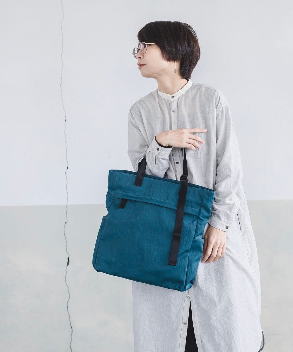 【ユーシ/YUSHI】のRiVER - TOTEBAG トートバッグ シワ加工 インテリア・キッズ・メンズ・レディースファッション・服の通販 founy(ファニー) 　ファッション　Fashion　レディースファッション　Fashion for Women　バッグ　Bags　ショルダー　Shoulder, Shoulder Strap　シンプル　Simple, Minimal　フィット　Fit, Slim Fit　ポケット　Pocket, Pocket Detail　ポーチ　Pouch, Small Case　ブルーグリーン|ID: prp329100004675728 ipo3291000000034318504