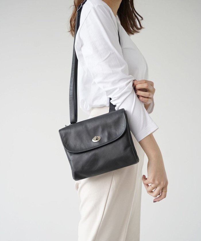 【ユーシ/YUSHI】のBon chic - SHOULDERBAG 革のショルダーバッグ インテリア・キッズ・メンズ・レディースファッション・服の通販 founy(ファニー) https://founy.com/ ファッション Fashion レディースファッション Fashion for Women バッグ Bags コンパクト Compact, Small Size ショルダー Shoulder, Shoulder Strap シンプル Simple, Minimal 財布 Wallet, Purse |ID: prp329100004675783 ipo3291000000034319000