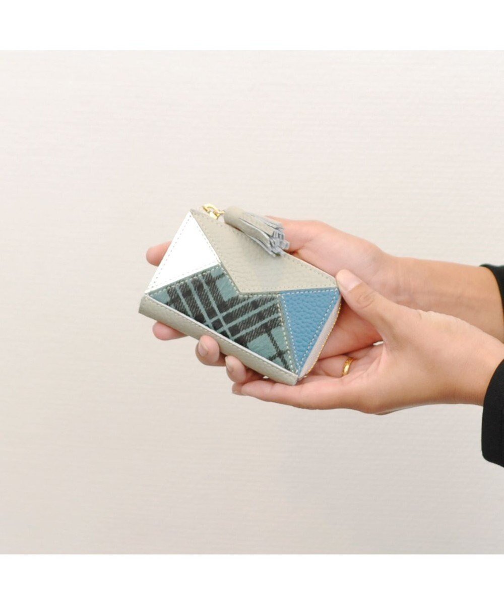 【アンビリオン/UNBILLION】のperche サスティナブルハラコタイプスマートキーケース インテリア・キッズ・メンズ・レディースファッション・服の通販 founy(ファニー) ファッション Fashion レディースファッション Fashion for Women ミニ財布・二つ折り財布 Wallets & Card Cases アクセサリー Fashion Accessories イタリア Italy キーホルダー Keychain, Key Holder シルバー Silver, Metallic Silver 財布 Wallet, Purse パッチワーク Patchwork, Mixed Fabric プリント Print, Printed Pattern ポケット Pocket, Pocket Detail 再入荷 Restock / Back in Stock おすすめ Recommended / Our Picks ギフト プレゼント Gift / Present グレーチェック|ID: prp329100004675904 ipo3291000000034274864